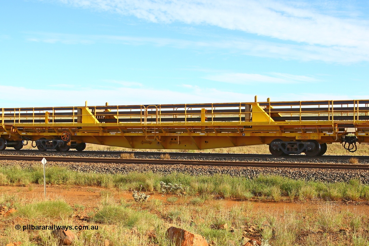 210510 1104
Near Gull on the Rio Tinto Dampier - Tom Price line at the 101.5 km, RTW type intermediate rail waggon RTW 016 on Rio Tinto's Gemco Rail built rail train consist. 10th May 2021. [url=https://goo.gl/maps/9WbRn1E4vP6a1YbN8]Location[/url].
Keywords: RTW-type;RTW016;Gemco-Rail-WA;