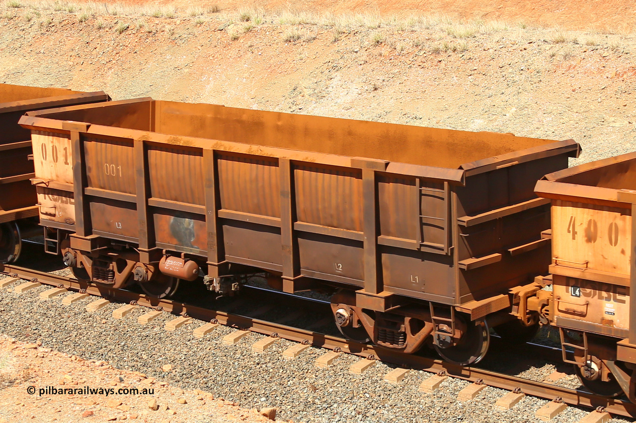 0001 160306 1260
Robe River ore waggon 001, built by Nippon Sharyo Nihon, fixed coupler end non-handbrake side empty view, from above. Greenpool Siding area, March 6, 2016.
Keywords: 001;Nippon-Sharyo-Nihon;Robe-ore-waggon;