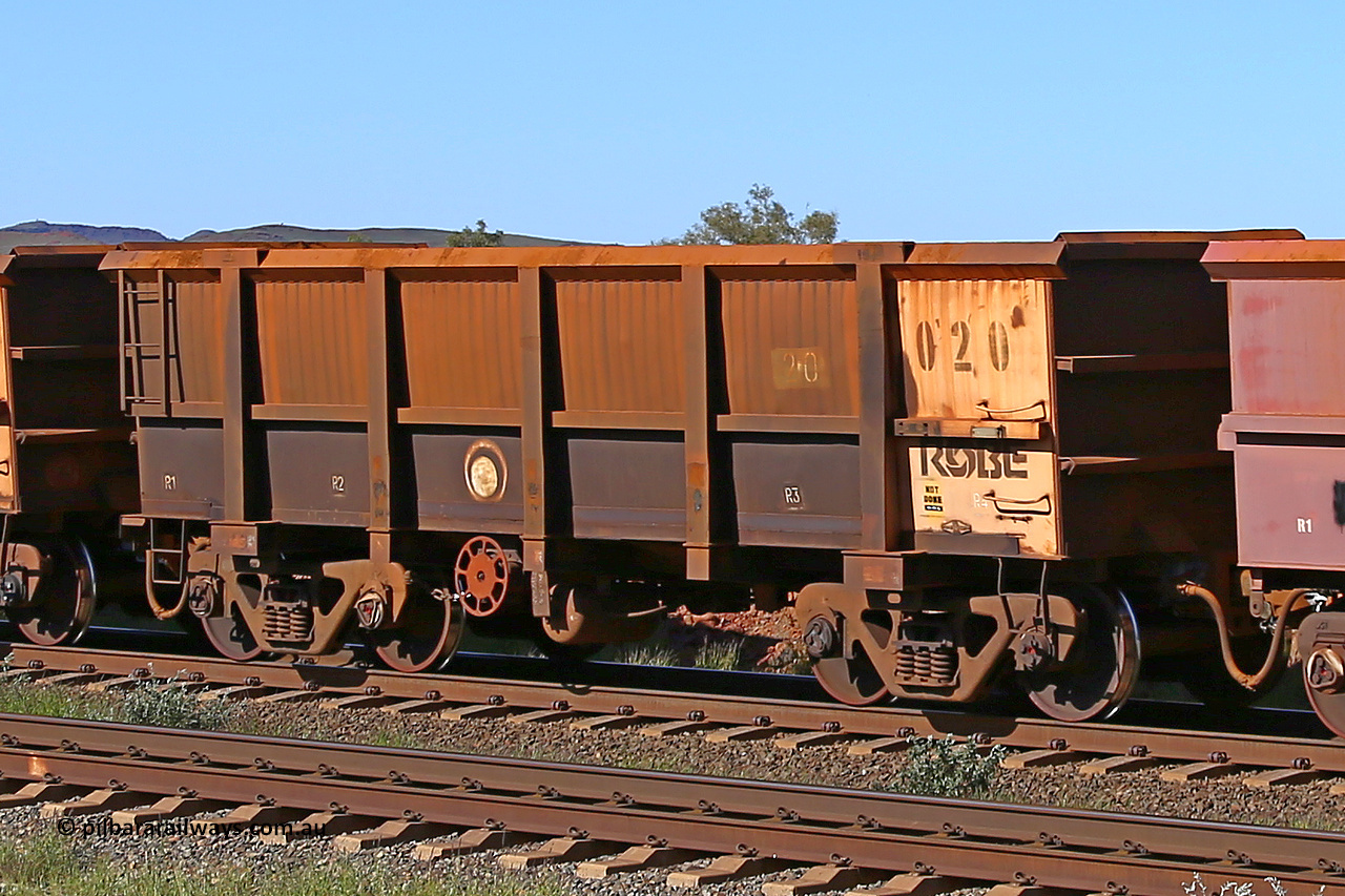 0020 160727 0987
Robe River ore waggon 020, built by Nippon Sharyo Nihon, rotary coupler end handbrake side empty view at Harding Siding on the Cape Lambert line, July 27, 2016.
Keywords: 020;Nippon-Sharyo-Nihon;Robe-ore-waggon;
