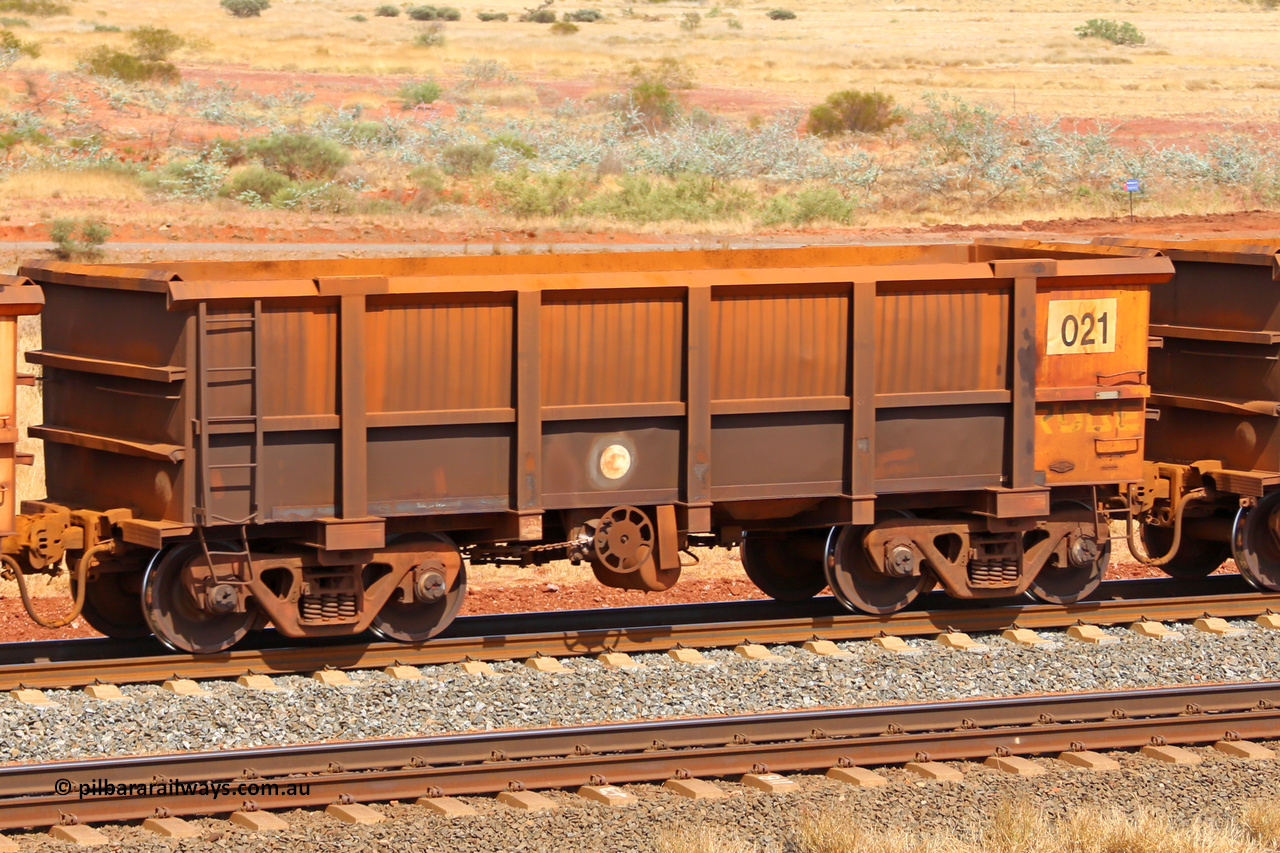 0021 141124 6781
Robe River ore waggon 021, built by Nippon Sharyo Nihon, fixed coupler handbrake side empty view at the 25 km at Arches Siding on the Cape Lambert line. November 24, 2014.
Keywords: 021;Nippon-Sharyo-Nihon;Robe-ore-waggon;
