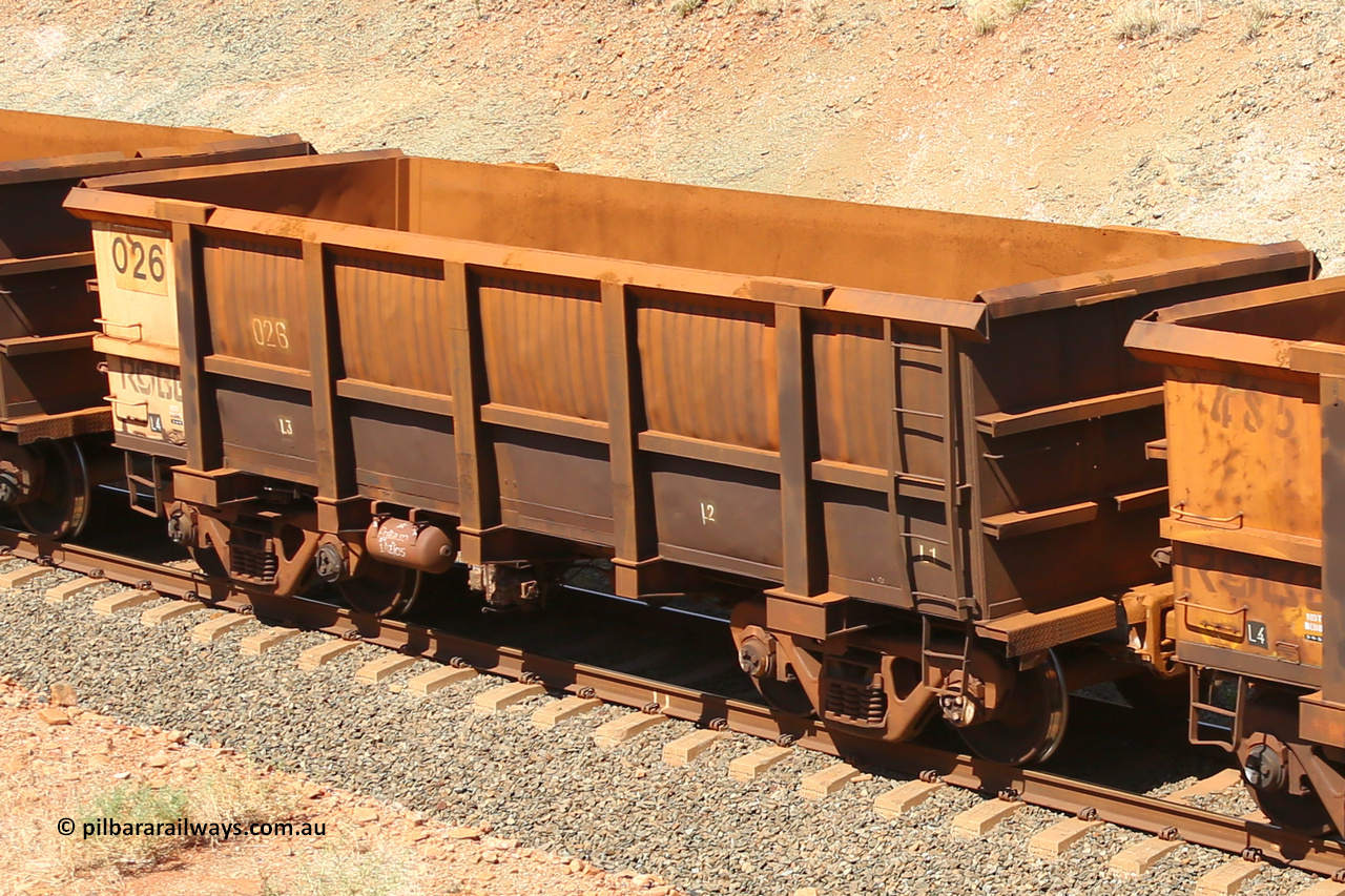 0026 160306 1345
Robe River ore waggon 026, built by Nippon Sharyo Nihon, fixed coupler non-handbrake side empty view at Greenpool on the Cape Lambert line. March 6, 2016.
Keywords: 026;Nippon-Sharyo-Nihon;Robe-ore-waggon;