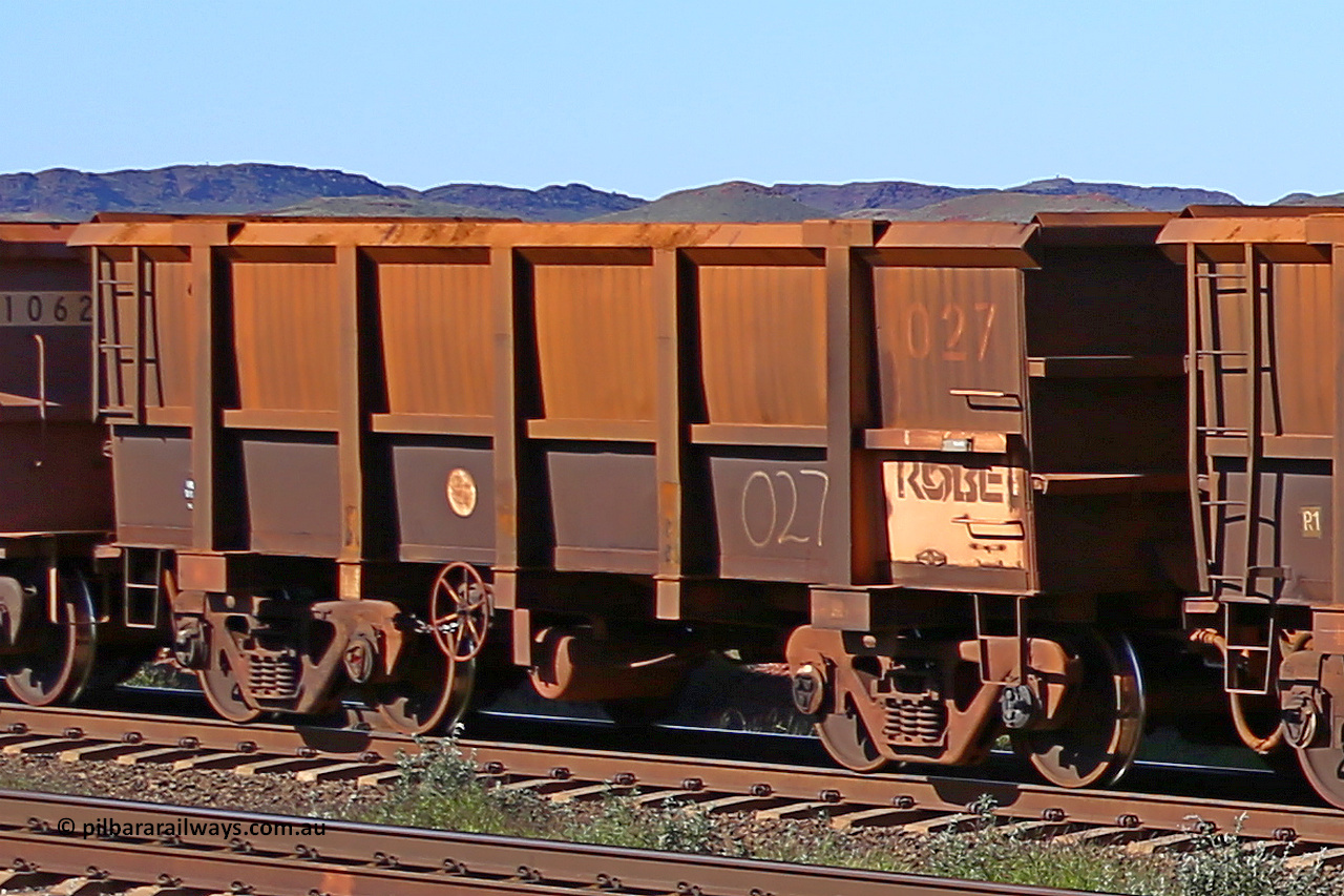 0027 160727 0985
Robe River ore waggon 027, built by Nippon Sharyo Nihon, rotary coupler end handbrake side empty view at Harding Siding on the Cape Lambert line, July 27, 2016.
Keywords: 027;Nippon-Sharyo-Nihon;Robe-ore-waggon;