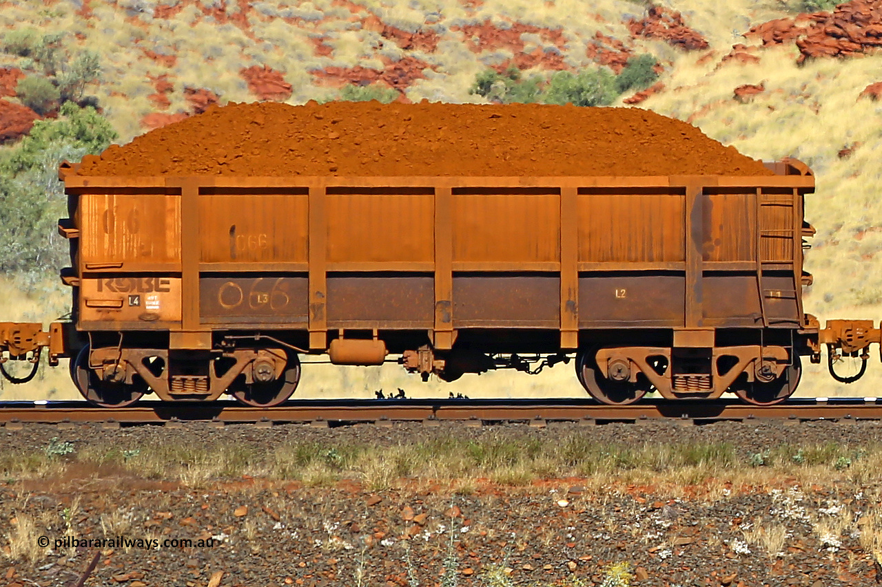0066 170728 09940
Robe River ore waggon 066, built by Nippon Sharyo Nihon, non-handbrake side loaded view at the 72 km, Western Creek on the Deepdale line. July 28, 2017.
Keywords: 066;Nippon-Sharyo-Nihon;Robe-ore-waggon;