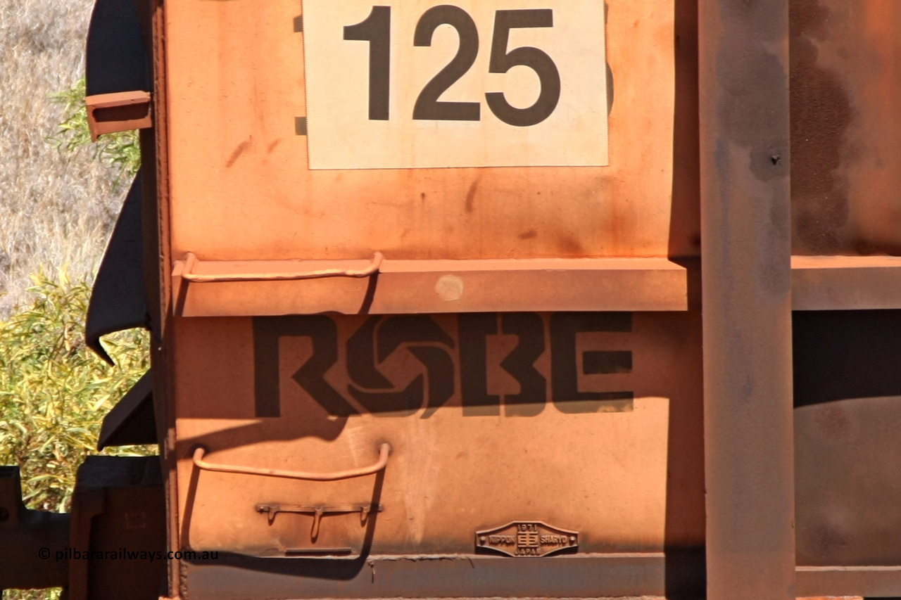 0125 081209 0122
Robe River ore waggon 125, built by Nippon Sharyo Nihon, rotary coupler end and plate detail loaded view at the 7 km location just south of Cape Lambert yard. December 9, 2008.
Keywords: 125;Nippon-Sharyo-Nihon;Robe-ore-waggon;