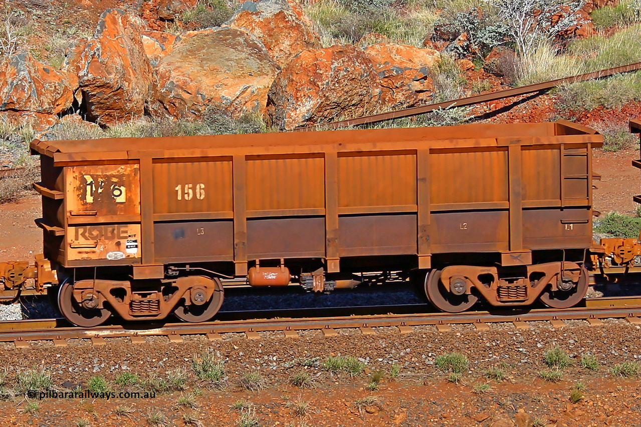 0156 180616 1726
Robe River ore waggon 156, built by Nippon Sharyo Nihon, rotary coupler end non-handbrake side empty view at the 38 km, Harding on the Cape Lambert line, June 16, 2018.
Keywords: 156;Nippon-Sharyo-Nihon;Robe-ore-waggon;