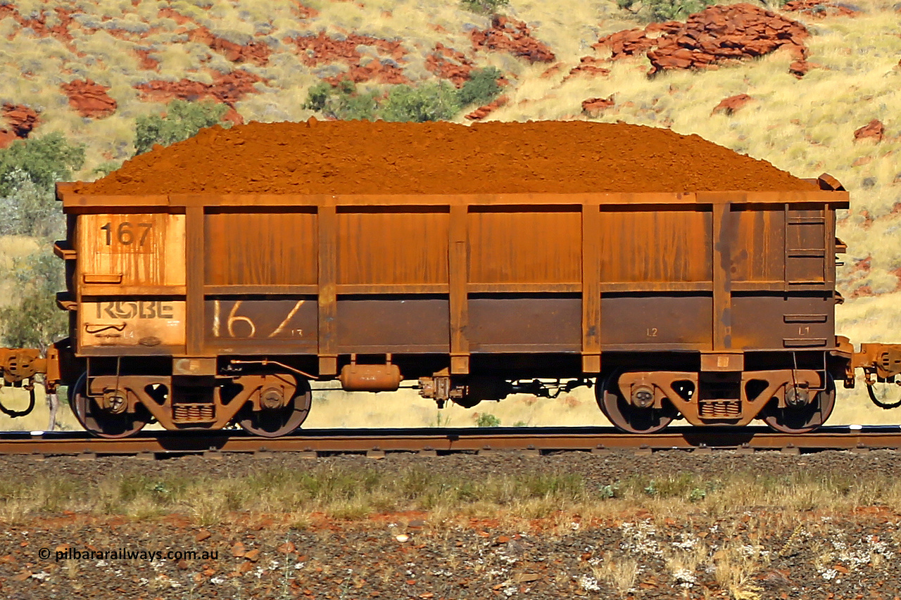0167 170728 09939
Robe River ore waggon 167, built by Nippon Sharyo Nihon, non-handbrake side loaded view at the 72 km, Western Creek on the Deepdale line. July 28, 2017.
Keywords: 167;Nippon-Sharyo-Nihon;Robe-ore-waggon;