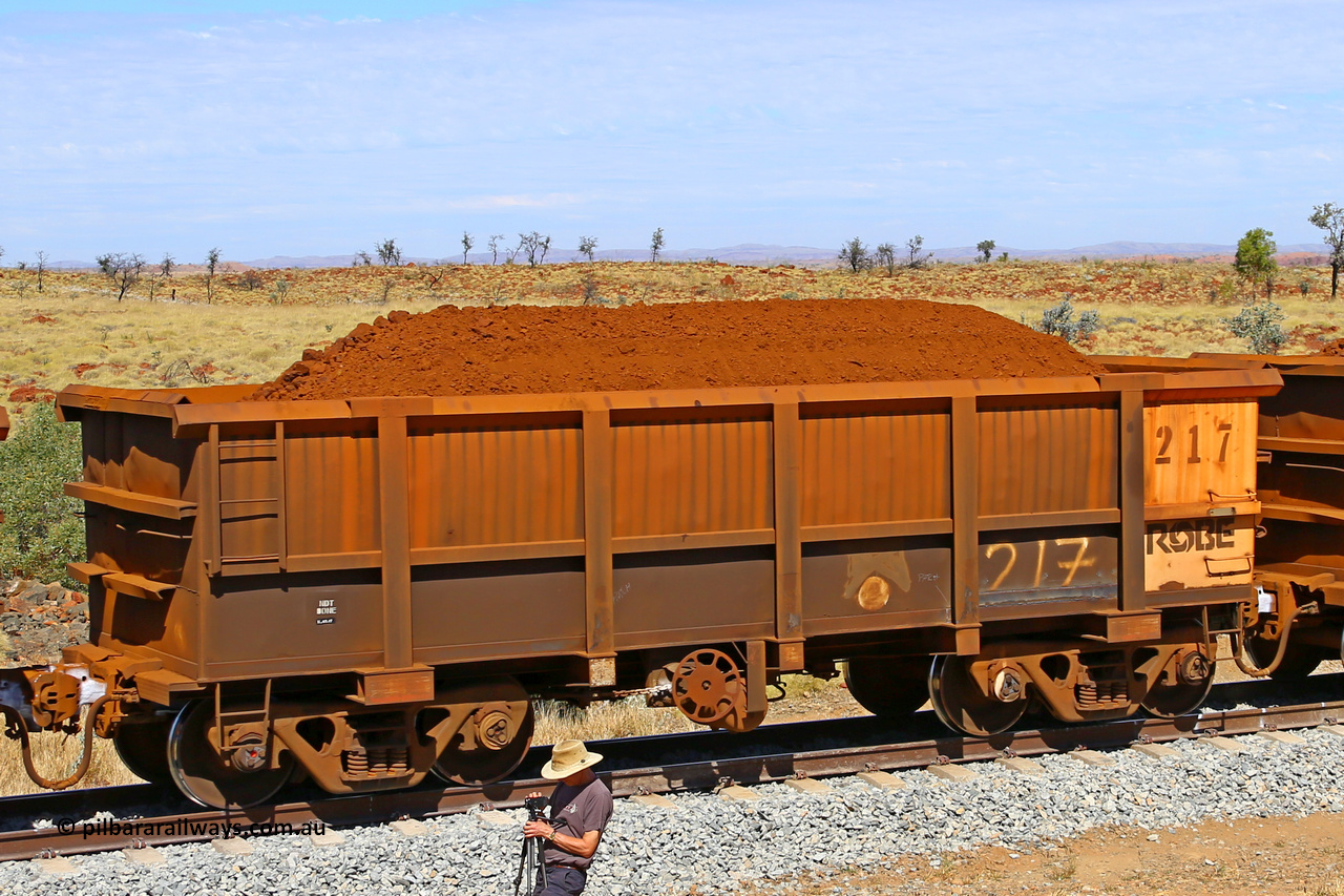 0217 170729 0277
Robe River ore waggon 217, built by Nippon Sharyo Nihon, fixed coupler handbrake side loaded view at the 103 km, between Maitland Siding and the Fortescue River on the Deepdale line. July 29, 2017.
Keywords: 217;Nippon-Sharyo-Nihon;Robe-ore-waggon;