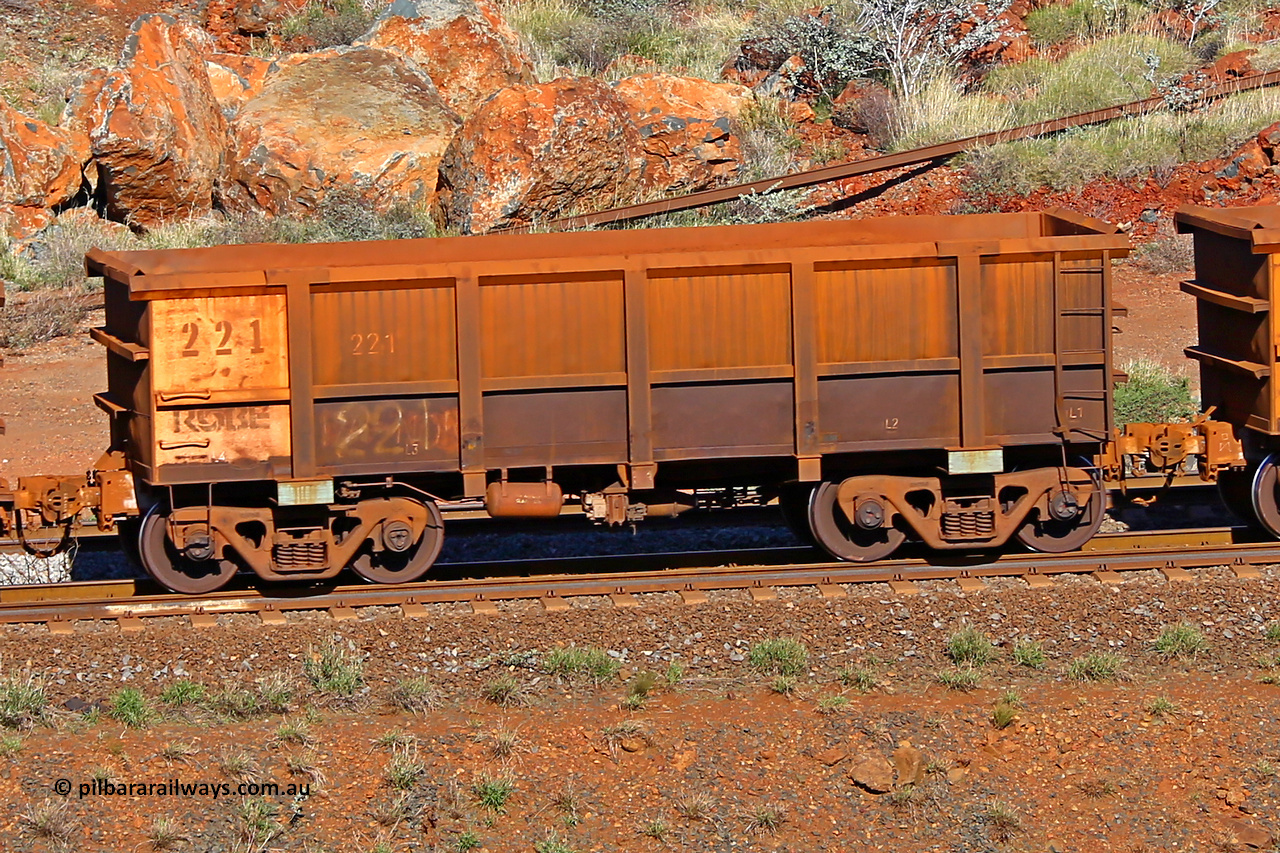 0221 180616 1714
Robe River ore waggon 221, built by Nippon Sharyo Nihon, rotary coupler end non-handbrake side empty view at the 38 km, Harding on the Cape Lambert line, June 16, 2018.
Keywords: 221;Nippon-Sharyo-Nihon;Robe-ore-waggon;