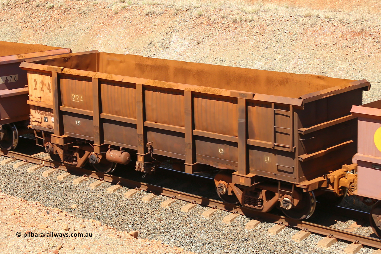 0224 160306 1270
Robe River ore waggon 224, built by Nippon Sharyo Nihon, fixed coupler non-handbrake side empty view at Greenpool on the Cape Lambert line. March 6, 2016.
Keywords: 224;Nippon-Sharyo-Nihon;Robe-ore-waggon;