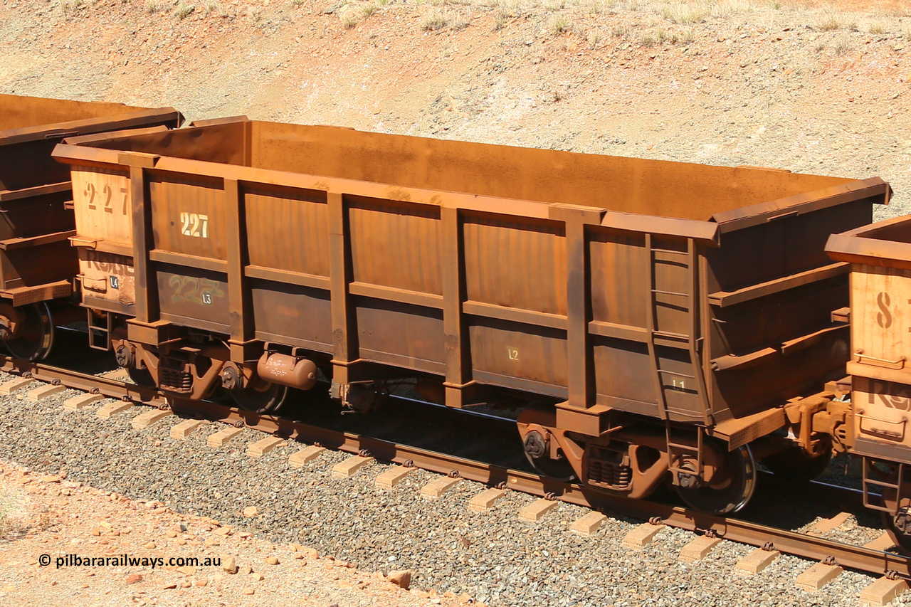 0227 160306 1254
Robe River ore waggon 227, built by Nippon Sharyo Nihon, fixed coupler non-handbrake side empty view at Greenpool on the Cape Lambert line. March 6, 2016.
Keywords: 227;Nippon-Sharyo-Nihon;Robe-ore-waggon;