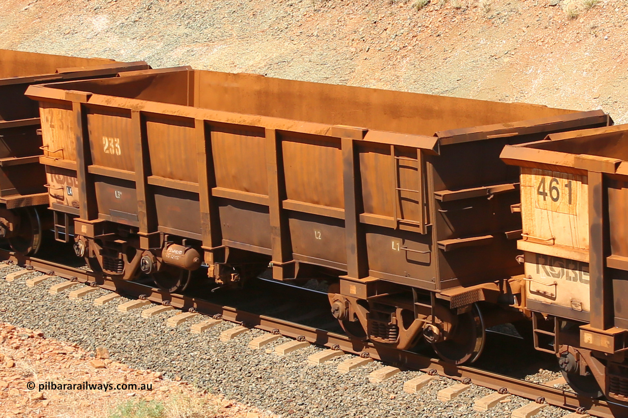 0233 160306 1333
Robe River ore waggon 233, built by Nippon Sharyo Nihon, fixed coupler non-handbrake side empty view at Greenpool on the Cape Lambert line. March 6, 2016.
Keywords: 233;Nippon-Sharyo-Nihon;Robe-ore-waggon;