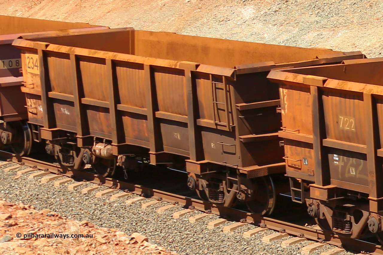 0234 160306 1322
Robe River ore waggon 234, built by Nippon Sharyo Nihon, fixed coupler non-handbrake side empty view at Greenpool on the Cape Lambert line. March 6, 2016.
Keywords: 234;Nippon-Sharyo-Nihon;Robe-ore-waggon;