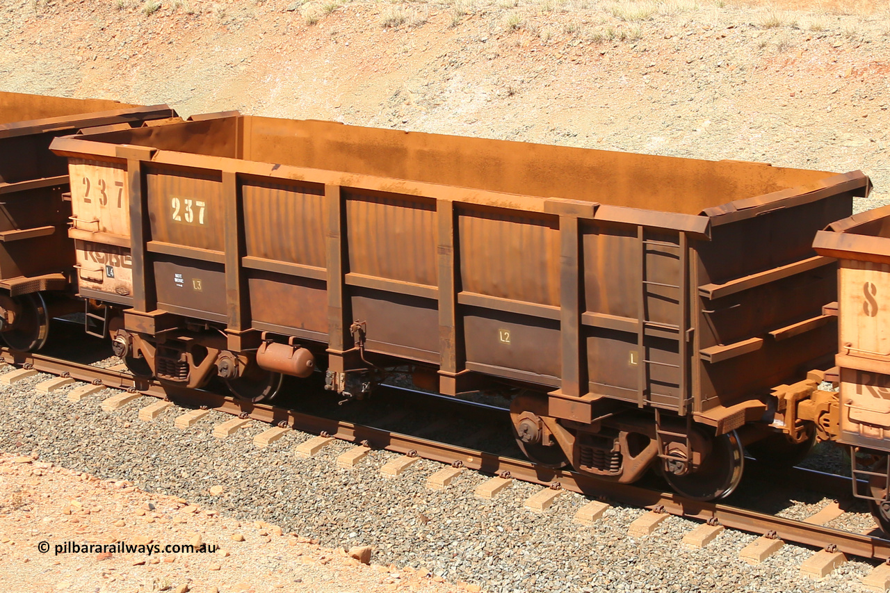 0237 160306 1262
Robe River ore waggon 237, built by Nippon Sharyo Nihon, fixed coupler non-handbrake side empty view at Greenpool on the Cape Lambert line. March 6, 2016.
Keywords: 237;Nippon-Sharyo-Nihon;Robe-ore-waggon;