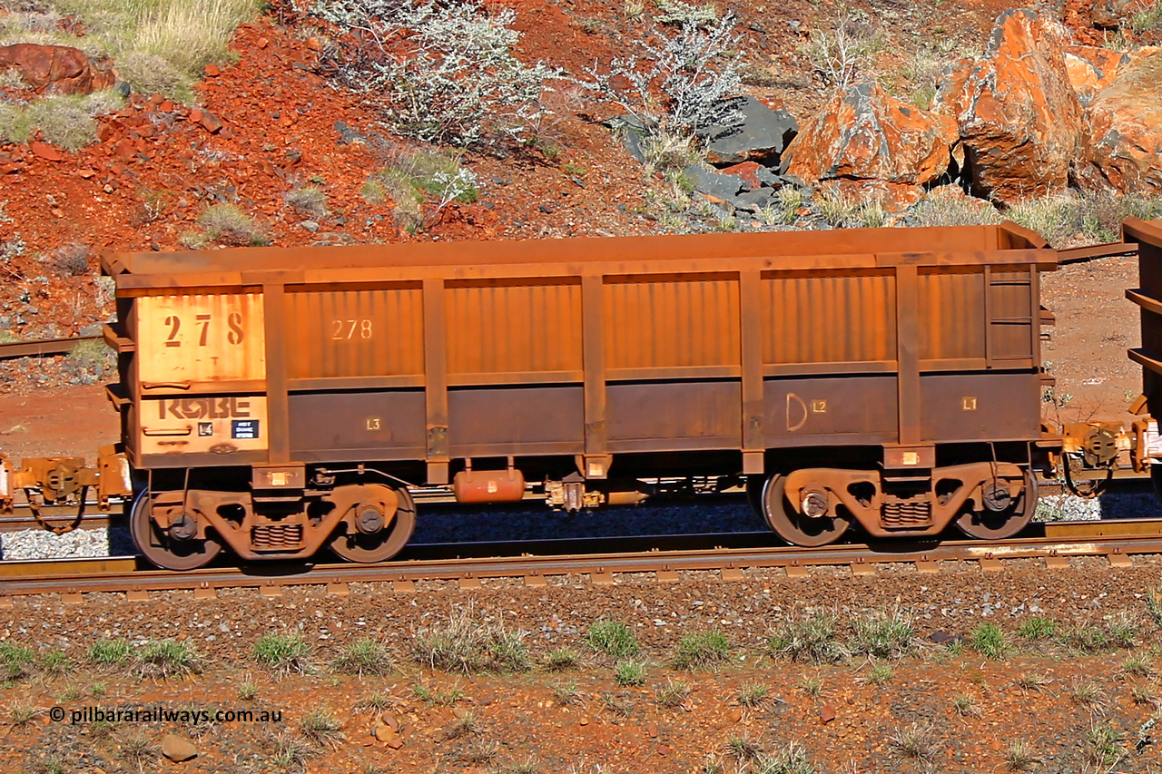 0278 180616 1733
Robe River ore waggon 278, built by Nippon Sharyo Nihon, rotary coupler end non-handbrake side empty view at the 38 km, Harding on the Cape Lambert line, June 16, 2018.
Keywords: 278;Nippon-Sharyo-Nihon;Robe-ore-waggon;
