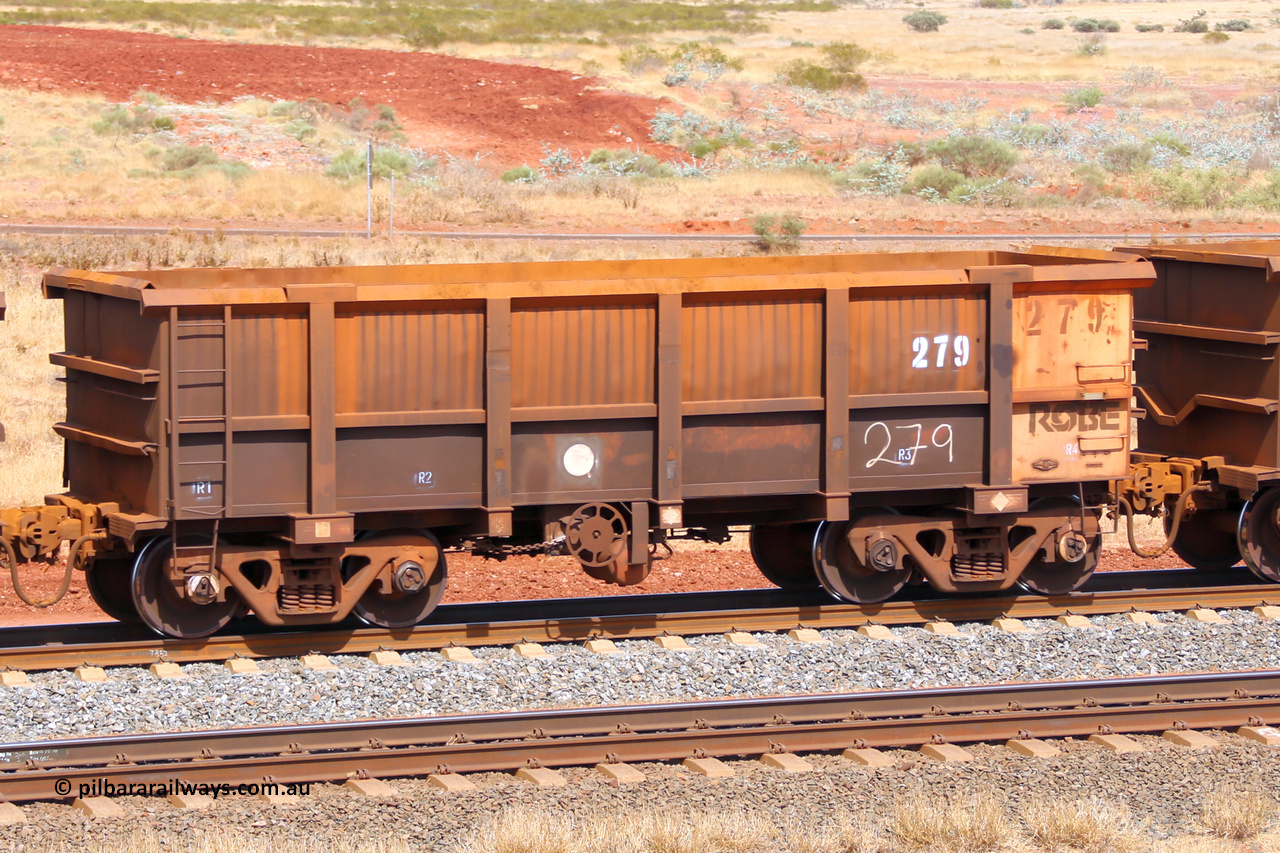0279 141124 6832
Robe River ore waggon 279, built by Nippon Sharyo Nihon, fixed coupler handbrake side empty view at the 25 km at Arches Siding on the Cape Lambert line. November 24, 2014.
Keywords: 279;Nippon-Sharyo-Nihon;Robe-ore-waggon;