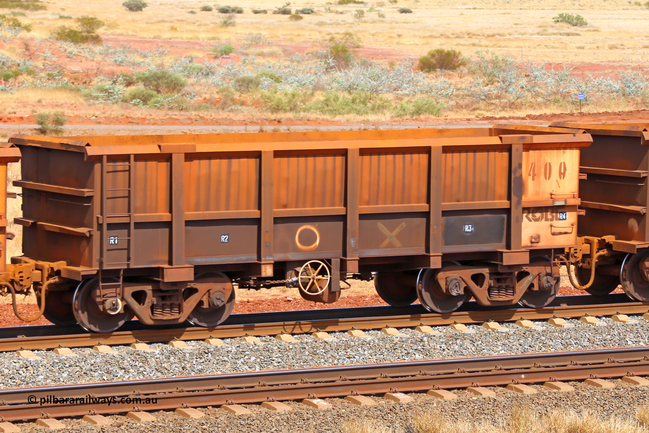 0400 141124 6780
Robe River ore waggon 400, built by Tomlinson Steel WA, fixed coupler handbrake side empty view at the 25 km at Arches Siding on the Cape Lambert line. November 24, 2014.
Keywords: 400;Tomlinson-Steel-WA;Robe-ore-waggon;