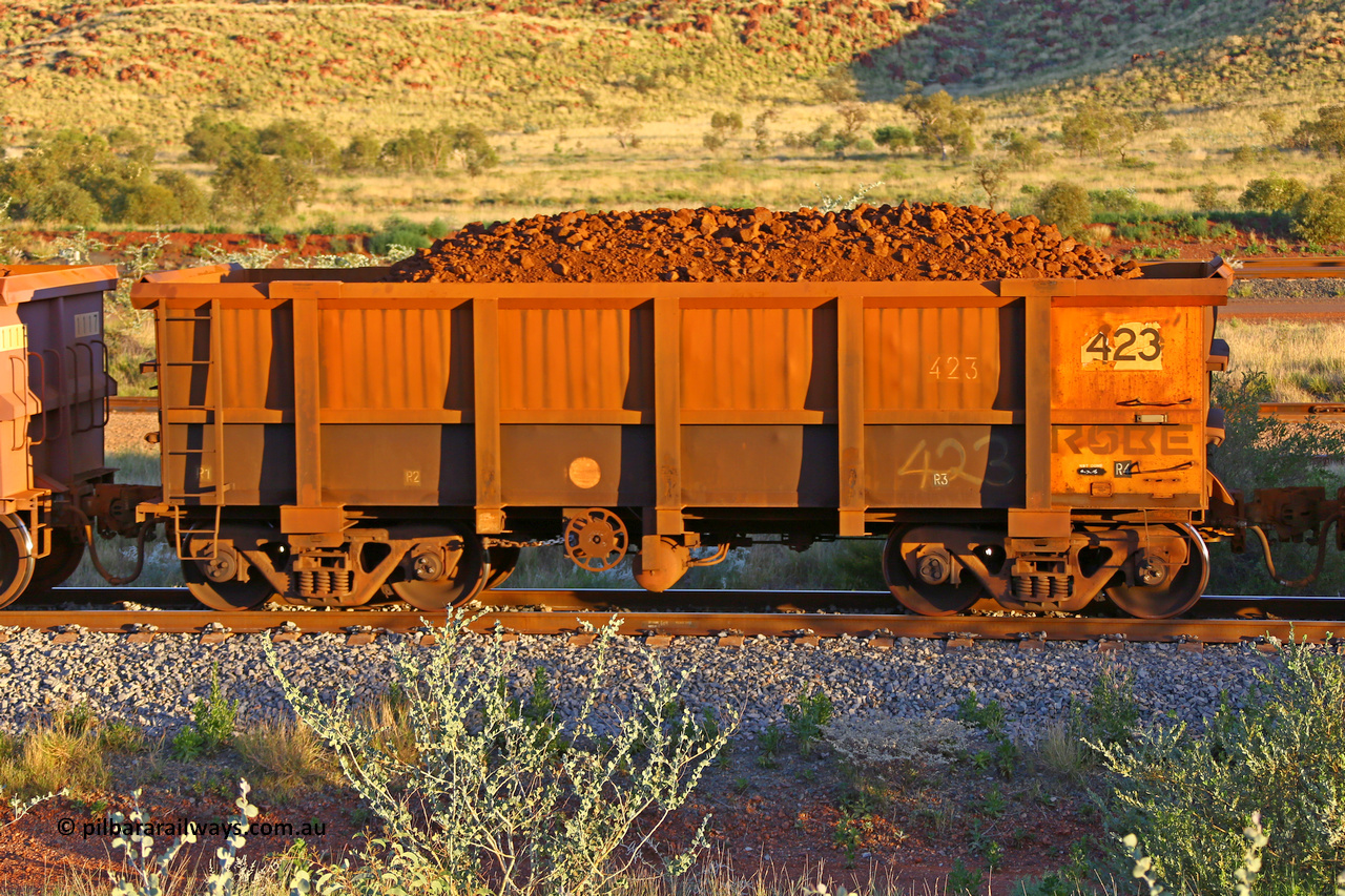 0423 170513 8742
Robe River ore waggon 423, built by Tomlinson Steel WA, handbrake side loaded view, Cape Lambert yard, May 13, 2017.
Keywords: 423;Tomlinson-Steel-WA;Robe-ore-waggon;