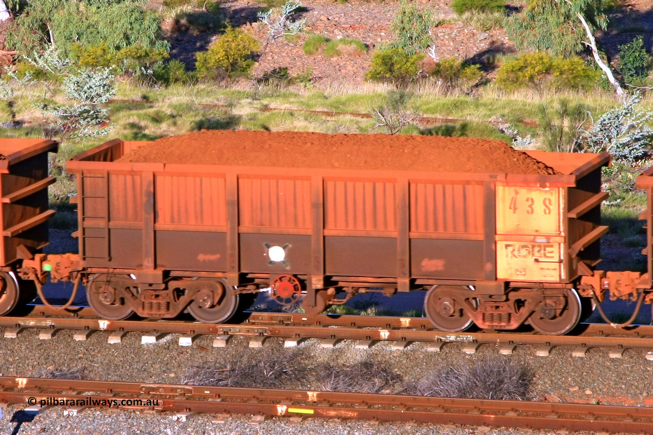 0438 110602 1655
Robe River ore waggon 438, built by Tomlinson Steel WA, rotary coupler end handbrake side loaded view at the 71 km, Western Creek on the Deepdale line. June 2, 2011.
Keywords: 438;Tomlinson-Steel-WA;Robe-ore-waggon;