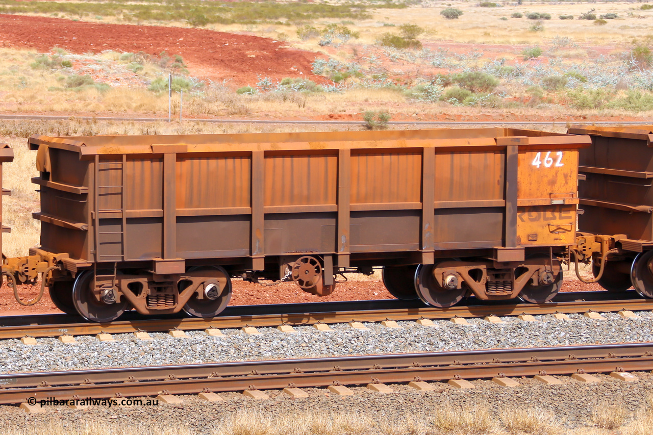 0462 141124 6845
Robe River ore waggon 462, built by Tomlinson Steel WA, fixed coupler handbrake side empty view at the 25 km at Arches Siding on the Cape Lambert line. November 24, 2014.
Keywords: 462;Tomlinson-Steel-WA;Robe-ore-waggon;