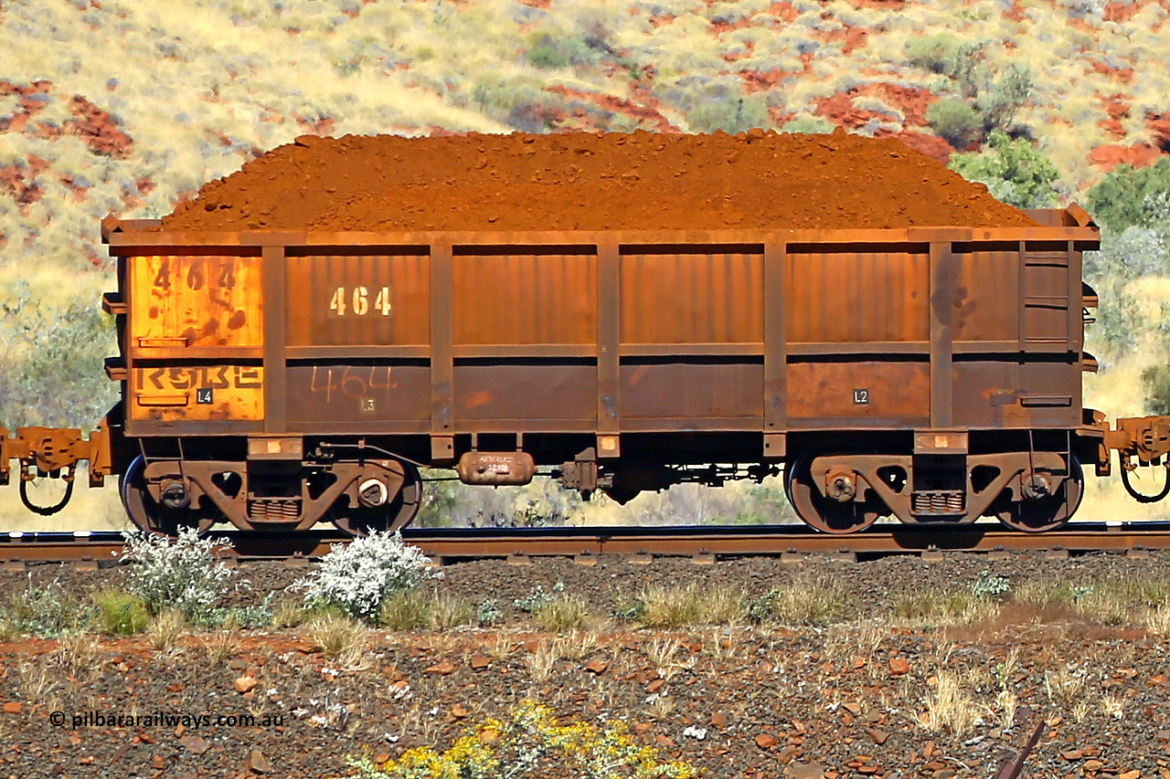 0464 170728 09914
Robe River ore waggon 464, built by Tomlinson Steel WA, non-handbrake side loaded view at the 72 km, Western Creek on the Deepdale line. July 28, 2017.
Keywords: 464;Tomlinson-Steel-WA;Robe-ore-waggon;