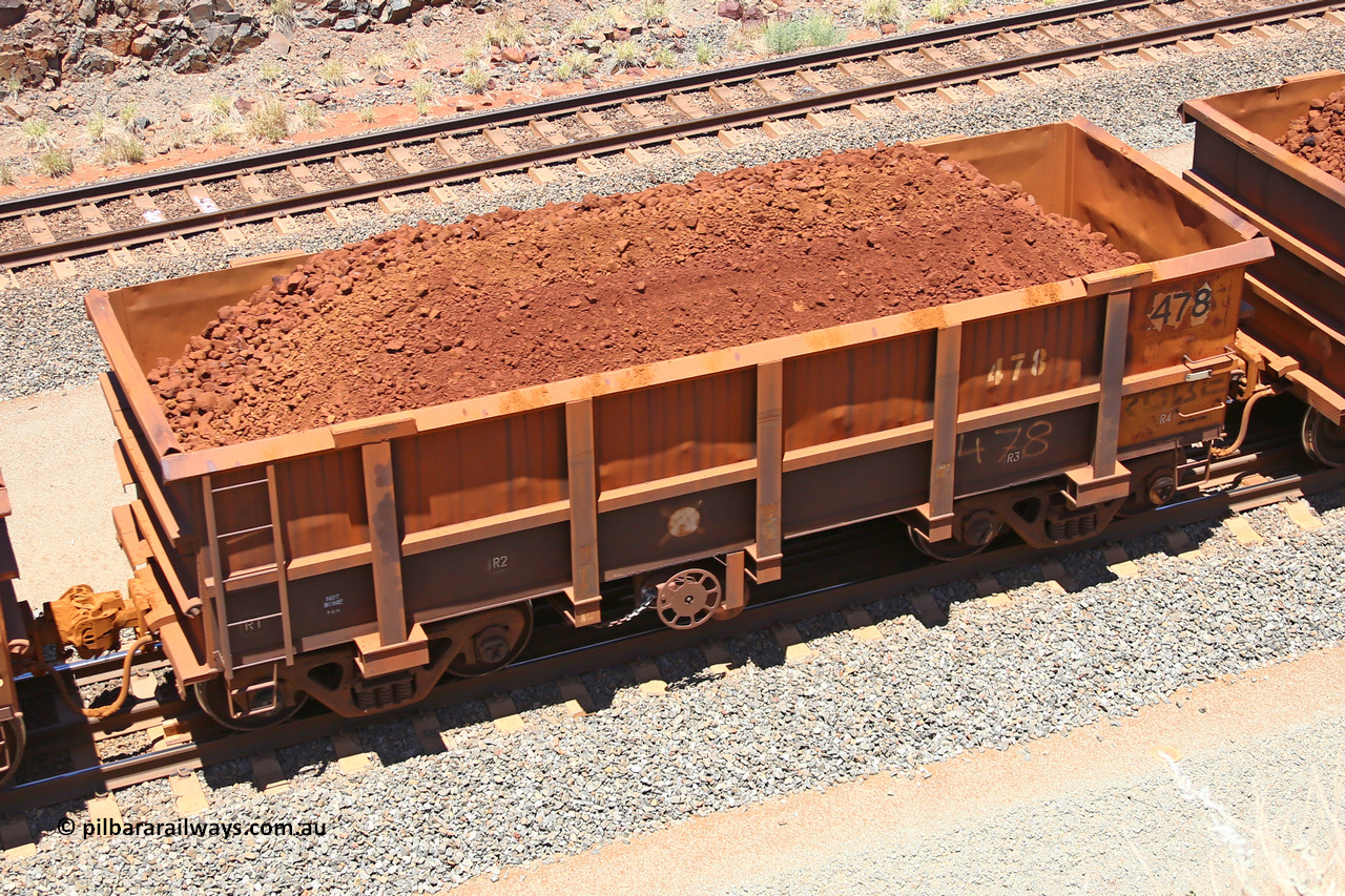 0478 160306 1474
Robe River ore waggon 478, built by Tomlinson Steel WA, fixed coupler handbrake side loaded view, at the 45 km, Harding Siding on the Cape Lambert line. March 6, 2016.
Keywords: 478;Tomlinson-Steel-WA;Robe-ore-waggon;
