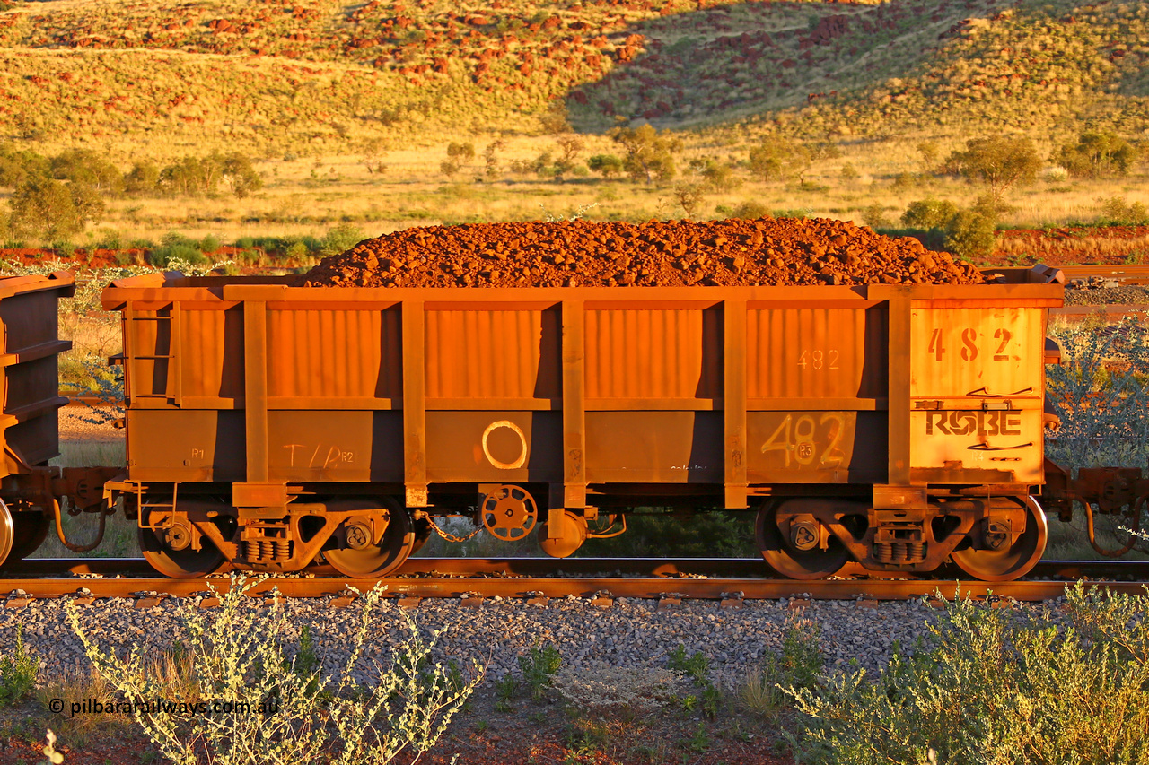 0482 170513 8659
Robe River ore waggon 482, built by Tomlinson Steel WA, handbrake side loaded view, Cape Lambert yard, May 13, 2017.
Keywords: 482;Tomlinson-Steel-WA;Robe-ore-waggon;