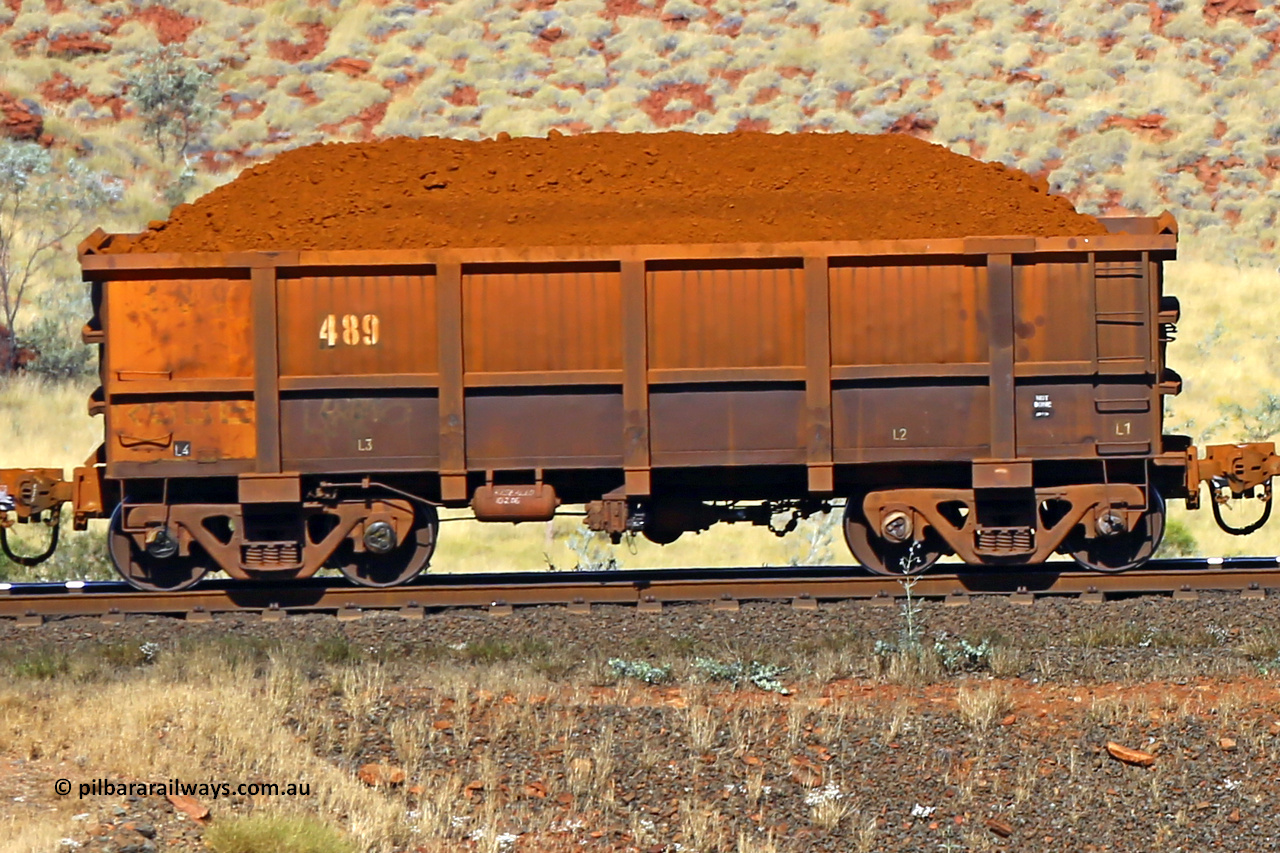 0489 170728 09933
Robe River ore waggon 489, built by Tomlinson Steel WA, non-handbrake side loaded view at the 72 km, Western Creek on the Deepdale line. July 28, 2017.
Keywords: 489;Tomlinson-Steel-WA;Robe-ore-waggon;