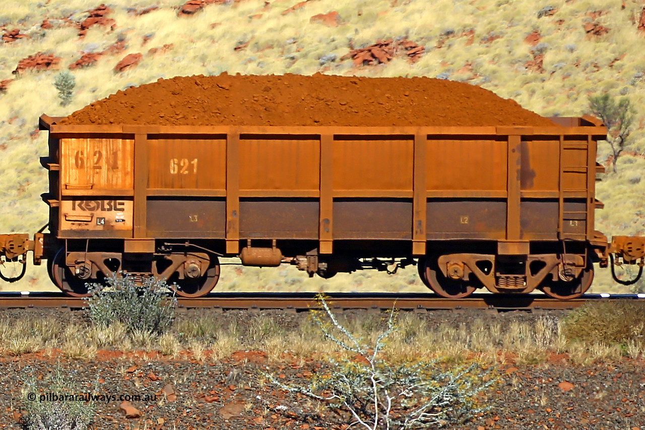 0621 170728 09942
Robe River ore waggon 621, built by Tomlinson Steel WA, non-handbrake side loaded view at the 72 km, Western Creek on the Deepdale line. July 28, 2017.
Keywords: 621;Tomlinson-Steel-WA;Robe-ore-waggon;