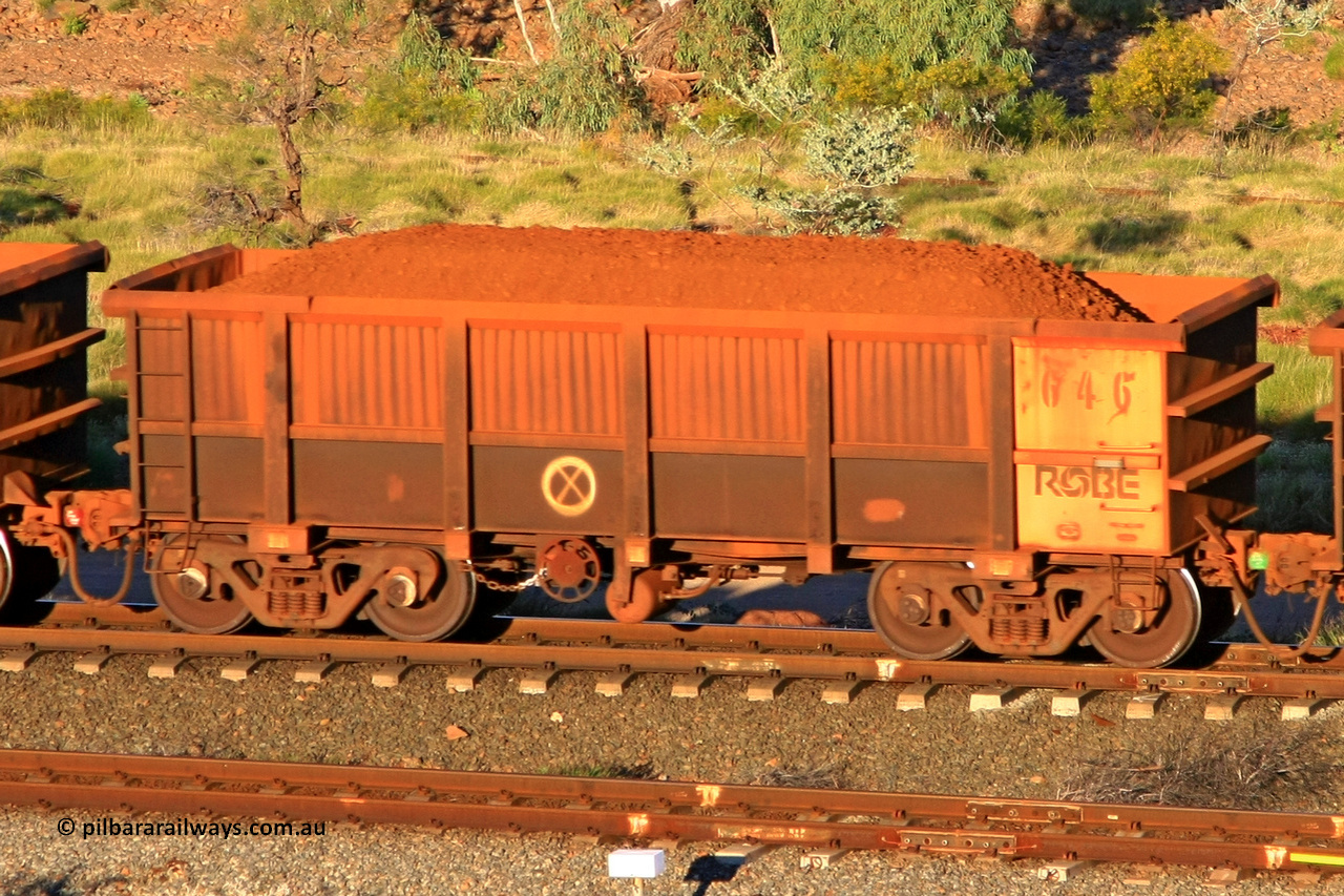 0646 110602 1652
Robe River ore waggon 646, built by Tomlinson Steel WA, rotary coupler end handbrake side loaded view at the 71 km, Western Creek on the Deepdale line. June 2, 2011.
Keywords: 646;Tomlinson-Steel-WA;Robe-ore-waggon;