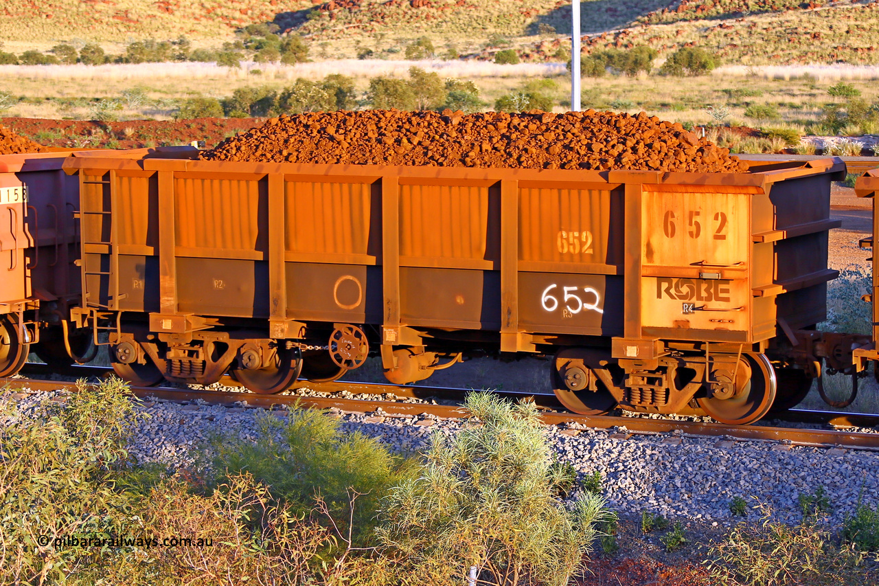 0652 170513 8632
Robe River ore waggon 652, built by Tomlinson Steel WA, rotary coupler end handbrake side loaded view, Cape Lambert yard, May 13, 2017.
Keywords: 652;Tomlinson-Steel-WA;Robe-ore-waggon;