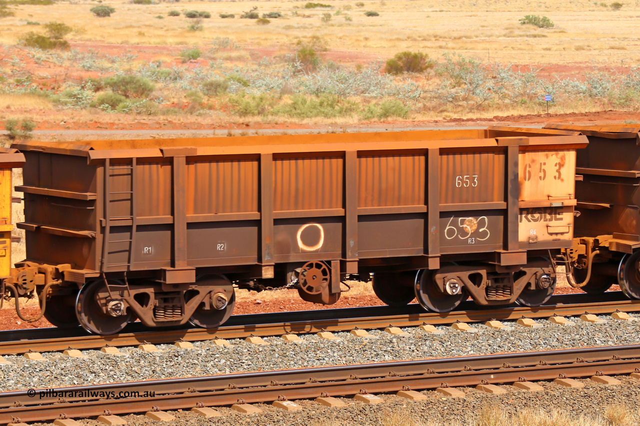 0653 141124 6774
Robe River ore waggon 653, built by Tomlinson Steel WA, fixed coupler handbrake side empty view at the 25 km at Arches Siding on the Cape Lambert line. November 24, 2014.
Keywords: 653;Tomlinson-Steel-WA;Robe-ore-waggon;