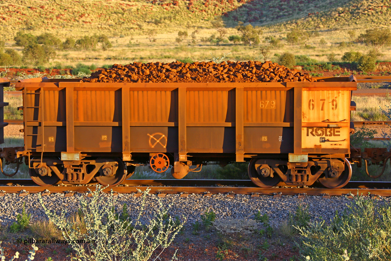 0679 170513 8752
Robe River ore waggon 679, built by Tomlinson Steel WA, handbrake side loaded view, Cape Lambert yard, May 13, 2017.
Keywords: 679;Tomlinson-Steel-WA;Robe-ore-waggon;