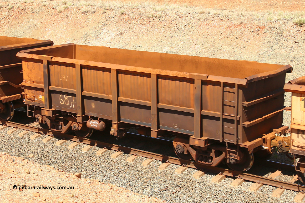 0687 160306 1352
Robe River ore waggon 687, built by Tomlinson Steel WA, fixed coupler non-handbrake side empty view at Greenpool on the Cape Lambert line. March 6, 2016.
Keywords: 687;Tomlinson-Steel-WA;Robe-ore-waggon;