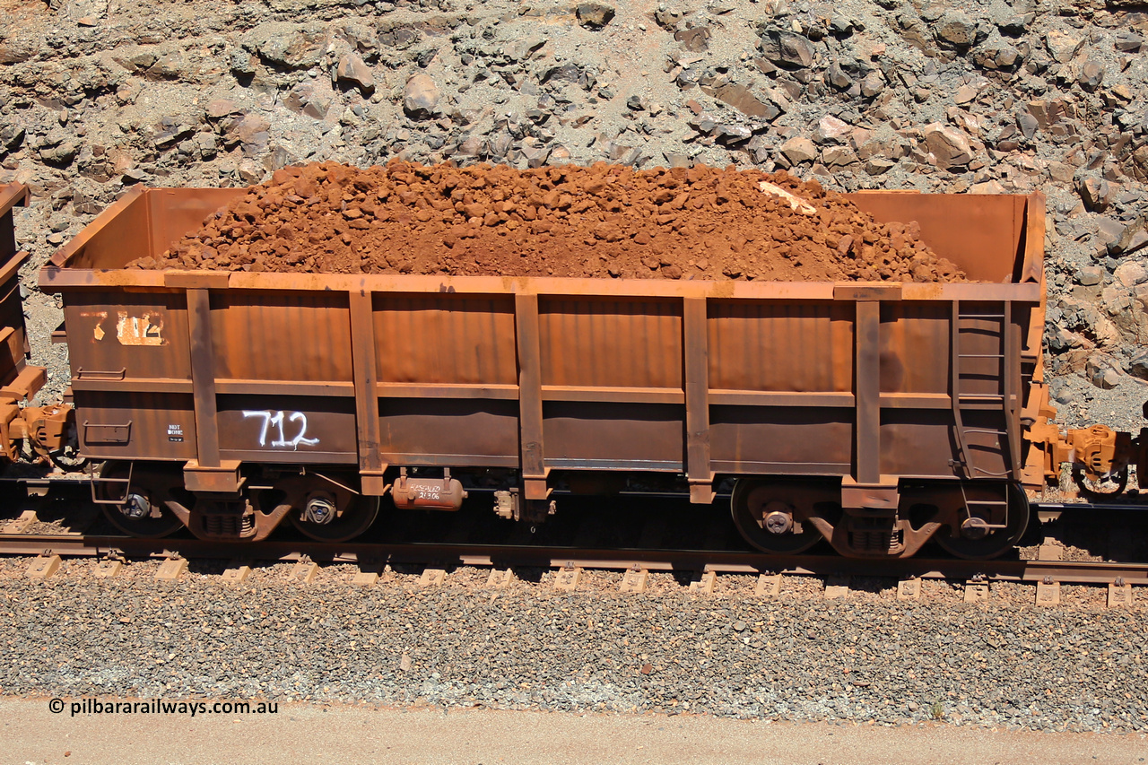 0712 160306 1519
Robe River ore waggon 711, built by Tomlinson Steel WA, fixed coupler non-handbrake side loaded view, at the 45 km, Harding Siding on the Cape Lambert line. March 6, 2016.
Keywords: 712;Tomlinson-Steel-WA;Robe-ore-waggon;