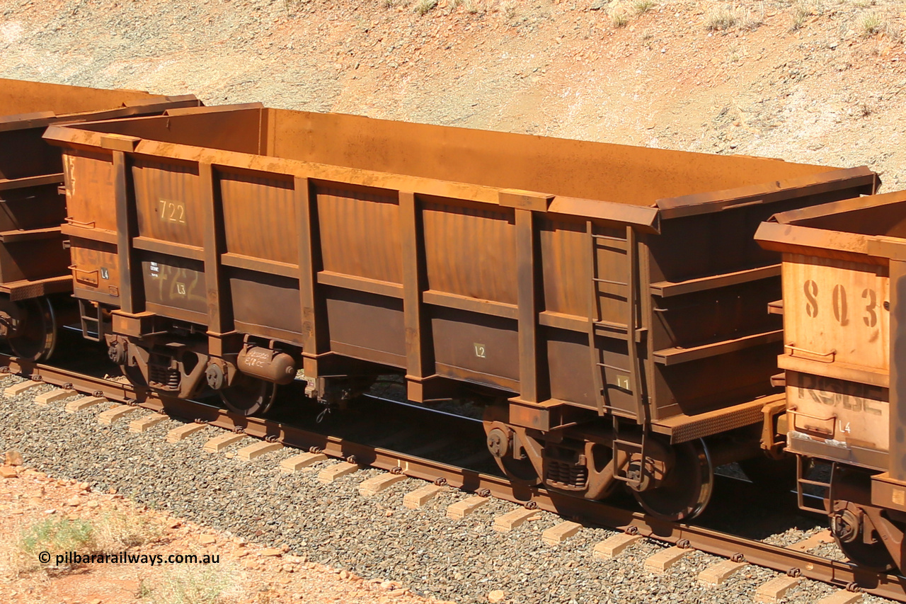 0722 160306 1322
Robe River ore waggon 722, built by Tomlinson Steel WA, fixed coupler non-handbrake side empty view at Greenpool on the Cape Lambert line. March 6, 2016.
Keywords: 722;Tomlinson-Steel-WA;Robe-ore-waggon;