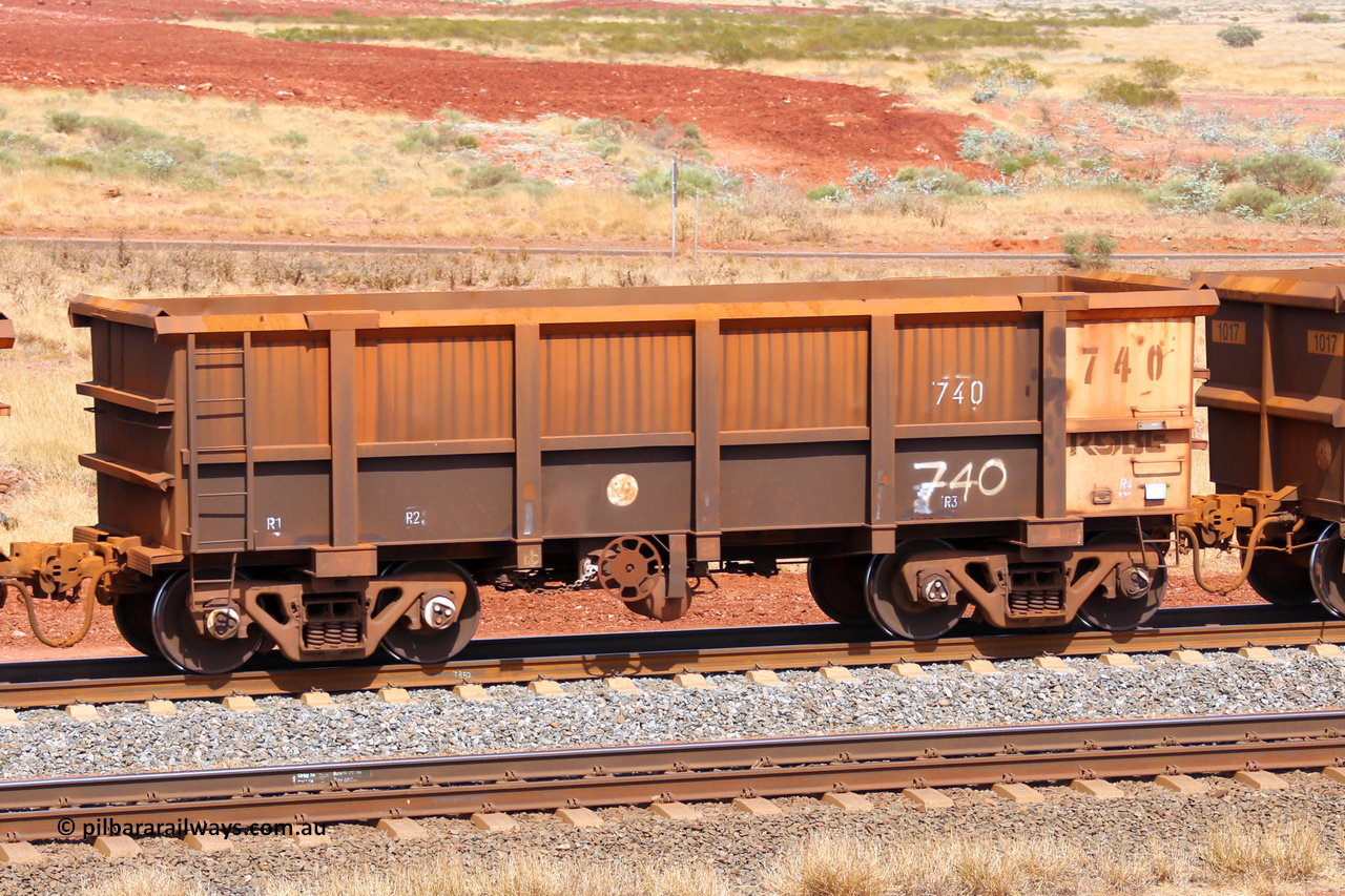 0740 141124 6857
Robe River ore waggon 740, built by Tomlinson Steel WA, fixed coupler handbrake side empty view at the 25 km at Arches Siding on the Cape Lambert line. November 24, 2014.
Keywords: 740;Tomlinson-Steel-WA;Robe-ore-waggon;