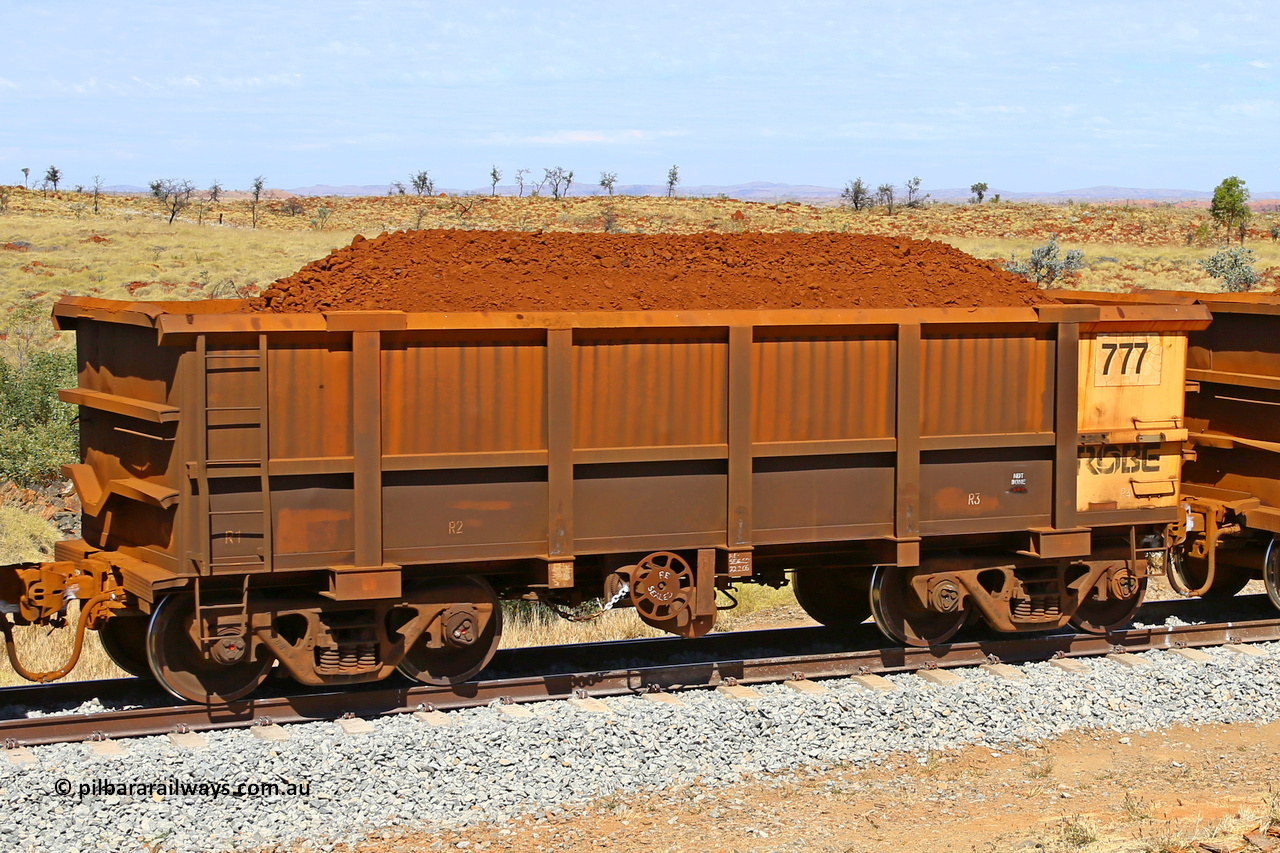 0777 170729 0244
Robe River ore waggon 777, built by Centurion Industries WA, fixed coupler handbrake side loaded view at the 103 km, between Maitland Siding and the Fortescue River on the Deepdale line. July 29, 2017.
Keywords: 777;Centurion-Industries-WA;Robe-ore-waggon;