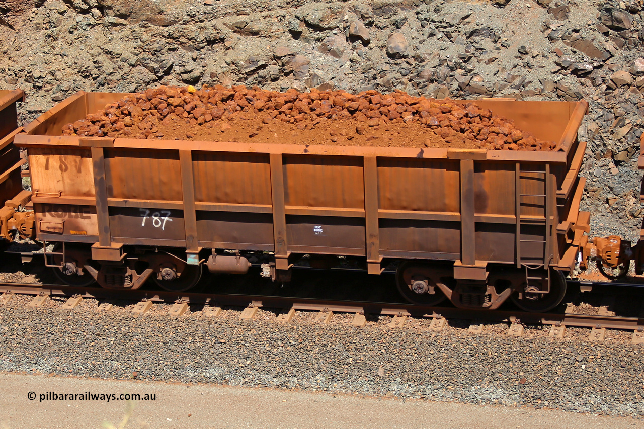 0787 160306 1663
Robe River ore waggon 787, built by Centurion Industries WA, fixed coupler non-handbrake side loaded view, at the 45 km, Harding Siding on the Cape Lambert line. March 6, 2016.
Keywords: 787;Centurion-Industries-WA;Robe-ore-waggon;