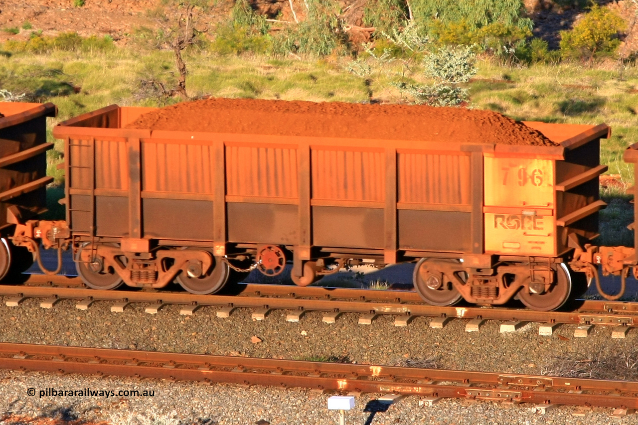 0796 110602 1622
Robe River ore waggon 796, built by Centurion Industries WA, rotary coupler end handbrake side loaded view at the 71 km, Western Creek on the Deepdale line. June 2, 2011.
Keywords: 796;Centurion-Industries-WA;Robe-ore-waggon;