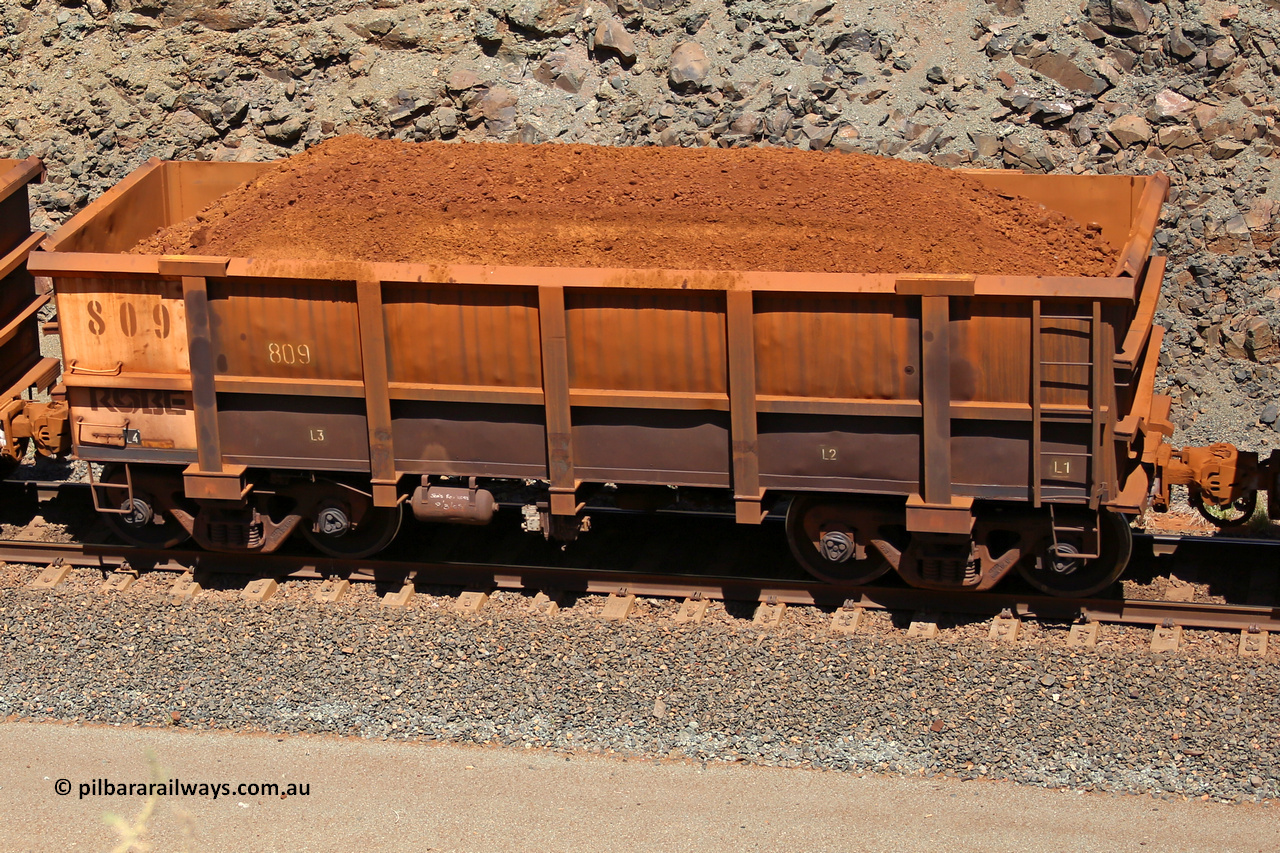 0809 160306 1651
Robe River ore waggon 809, built by Centurion Industries WA, fixed coupler non-handbrake side loaded view, at the 45 km, Harding Siding on the Cape Lambert line. March 6, 2016.
Keywords: 809;Centurion-Industries-WA;Robe-ore-waggon;