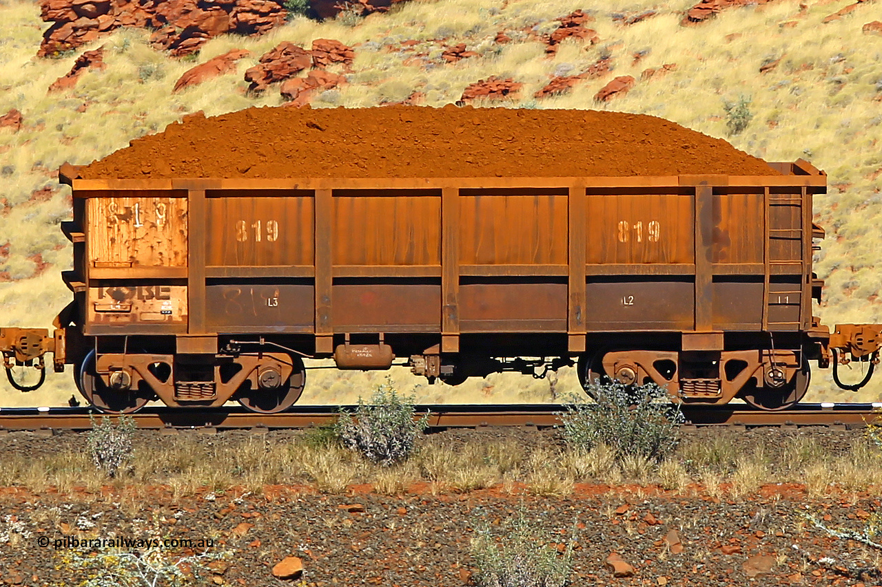 0819 170728 09939
Robe River ore waggon 819, built by Centurion Industries WA, non-handbrake side loaded view at the 72 km, Western Creek on the Deepdale line. July 28, 2017.
Keywords: 819;Centurion-Industries-WA;Robe-ore-waggon;