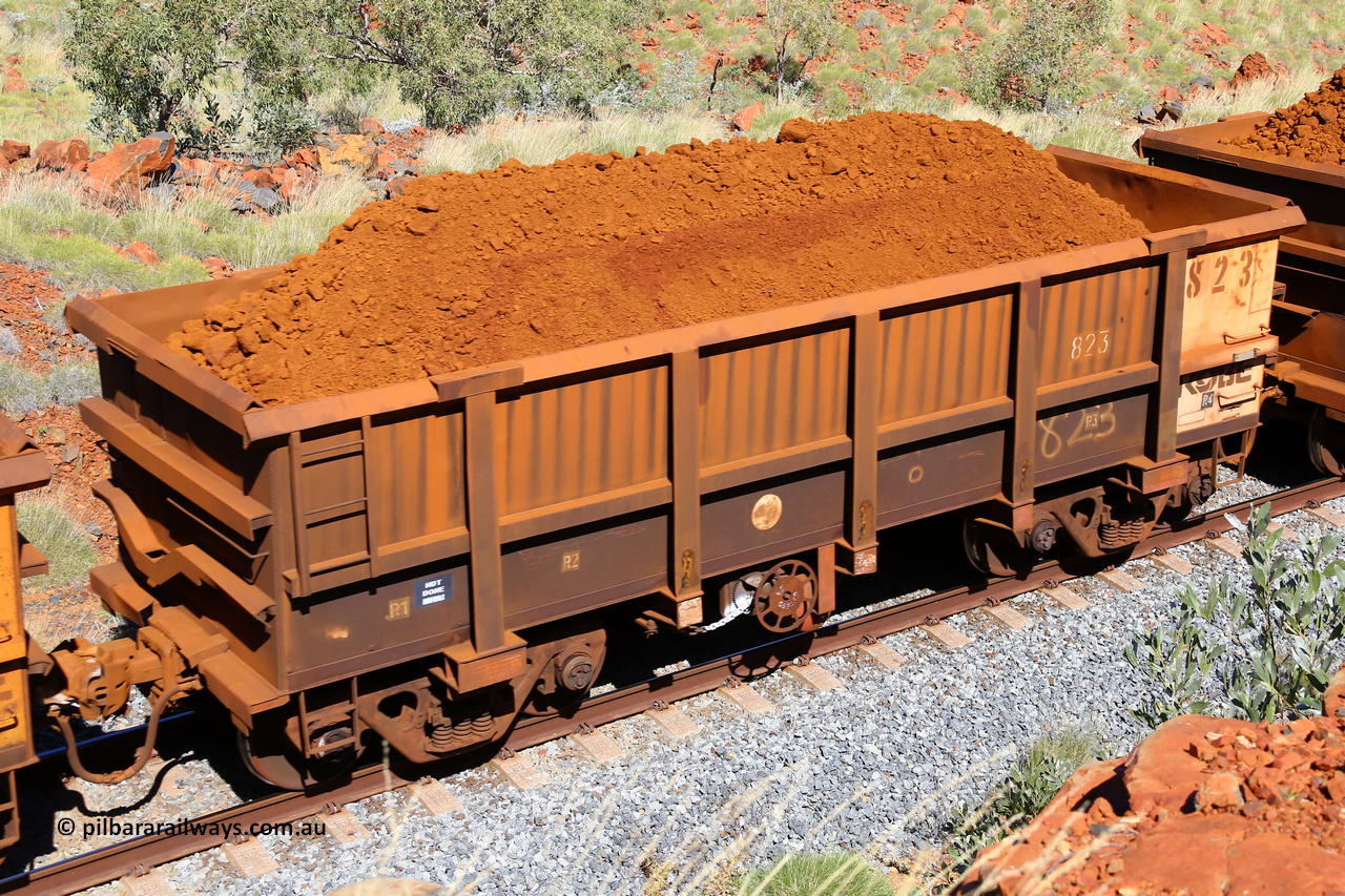 0823 180616 1852
Robe River ore waggon 823, built by Centurion Industries WA, fixed coupler handbrake side loaded view at Maitland Siding on the Deepdale line, June 16, 2018.
Keywords: 823;Centurion-Industries-WA;Robe-ore-waggon;