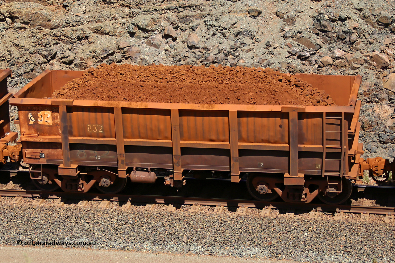 0832 160306 1602
Robe River ore waggon 832, built by Centurion Industries WA, fixed coupler non-handbrake side loaded view, at the 45 km, Harding Siding on the Cape Lambert line. March 6, 2016.
Keywords: 832;Centurion-Industries-WA;Robe-ore-waggon;