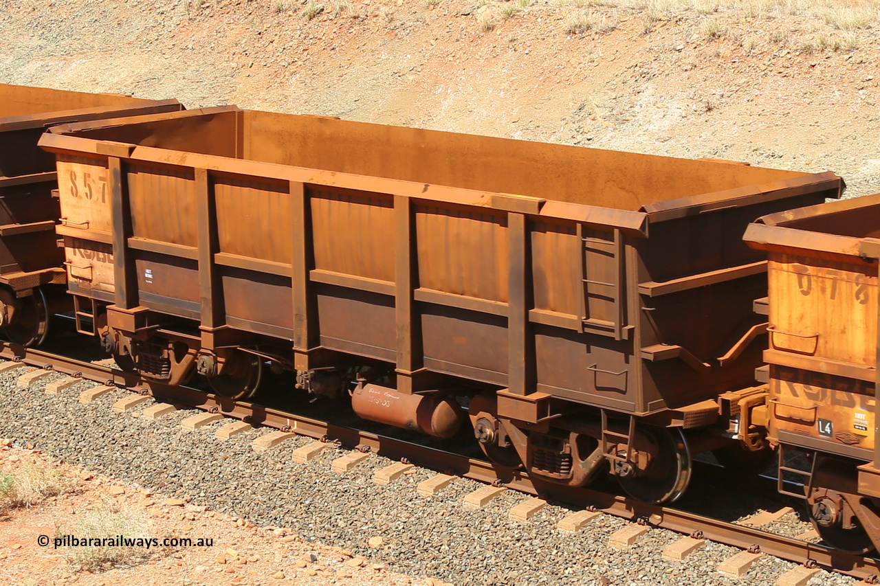 0857 160306 1342
Robe River ore waggon 857, built by Centurion Industries WA, fixed coupler non-handbrake side empty view at Greenpool on the Cape Lambert line. March 6, 2016.
Keywords: 857;Centurion-Industries-WA;Robe-ore-waggon;