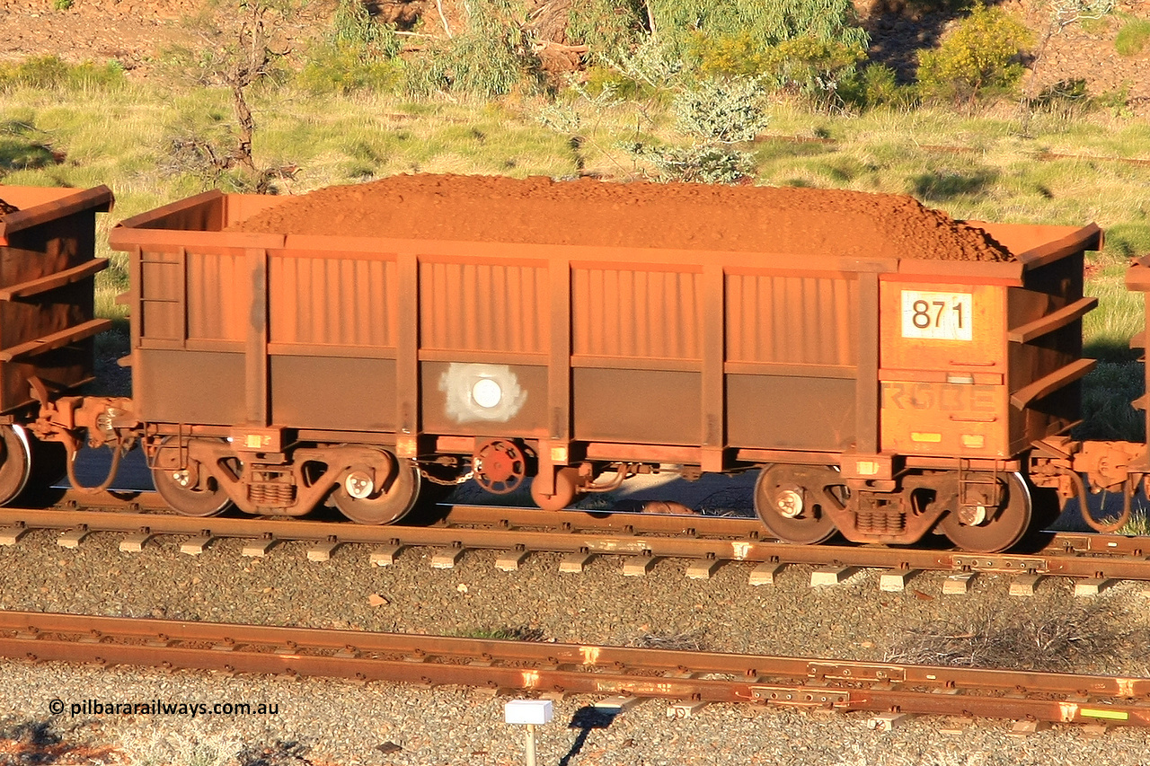 0871 110602 1607
Robe River ore waggon 871, built by Centurion Industries WA, rotary coupler end handbrake side loaded view at the 71 km, Western Creek on the Deepdale line. June 2, 2011.
Keywords: 871;Centurion-Industries-WA;Robe-ore-waggon;