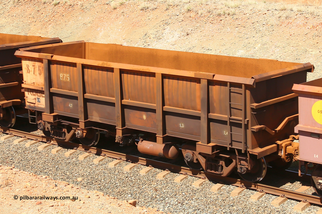 0875 160306 1263
Robe River ore waggon 875, built by Centurion Industries WA, fixed coupler non-handbrake side empty view at Greenpool on the Cape Lambert line. March 6, 2016.
Keywords: 875;Centurion-Industries-WA;Robe-ore-waggon;