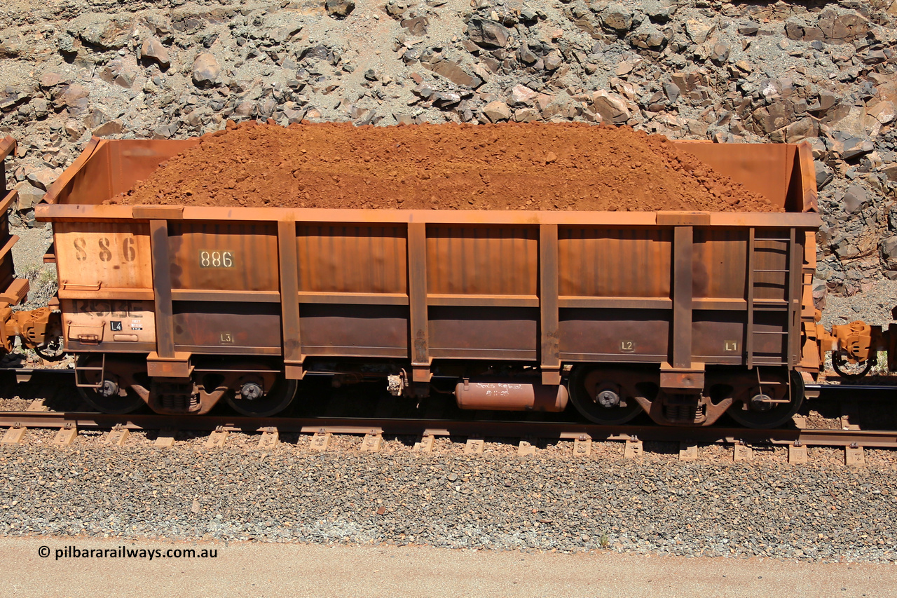 0886 160306 1547
Robe River ore waggon 886, built by Centurion Industries WA, fixed coupler non-handbrake side loaded view, at the 45 km, Harding Siding on the Cape Lambert line. March 6, 2016.
Keywords: 886;Centurion-Industries-WA;Robe-ore-waggon;