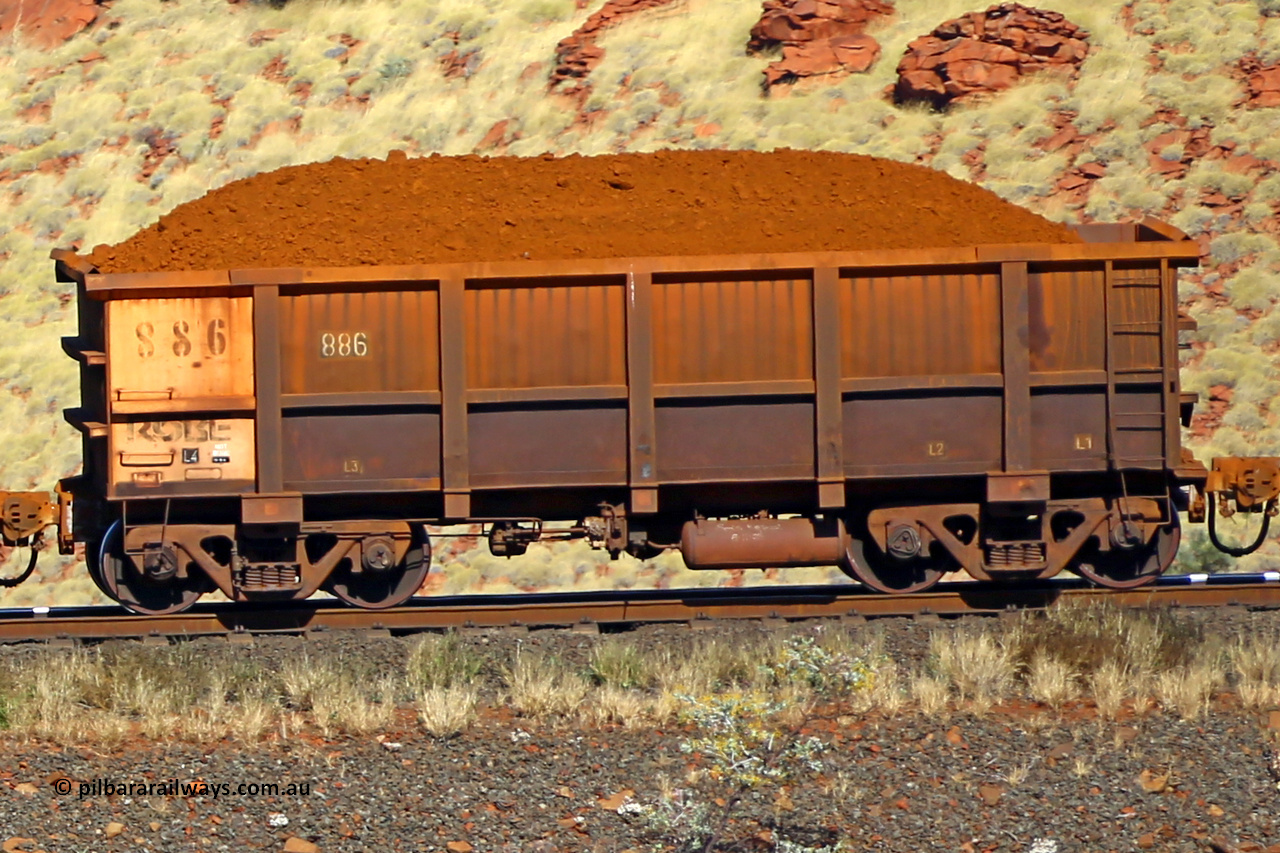 0886 170728 09935
Robe River ore waggon 886, built by Centurion Industries WA, non-handbrake side loaded view at the 72 km, Western Creek on the Deepdale line. July 28, 2017.
Keywords: 886;Centurion-Industries-WA;Robe-ore-waggon;