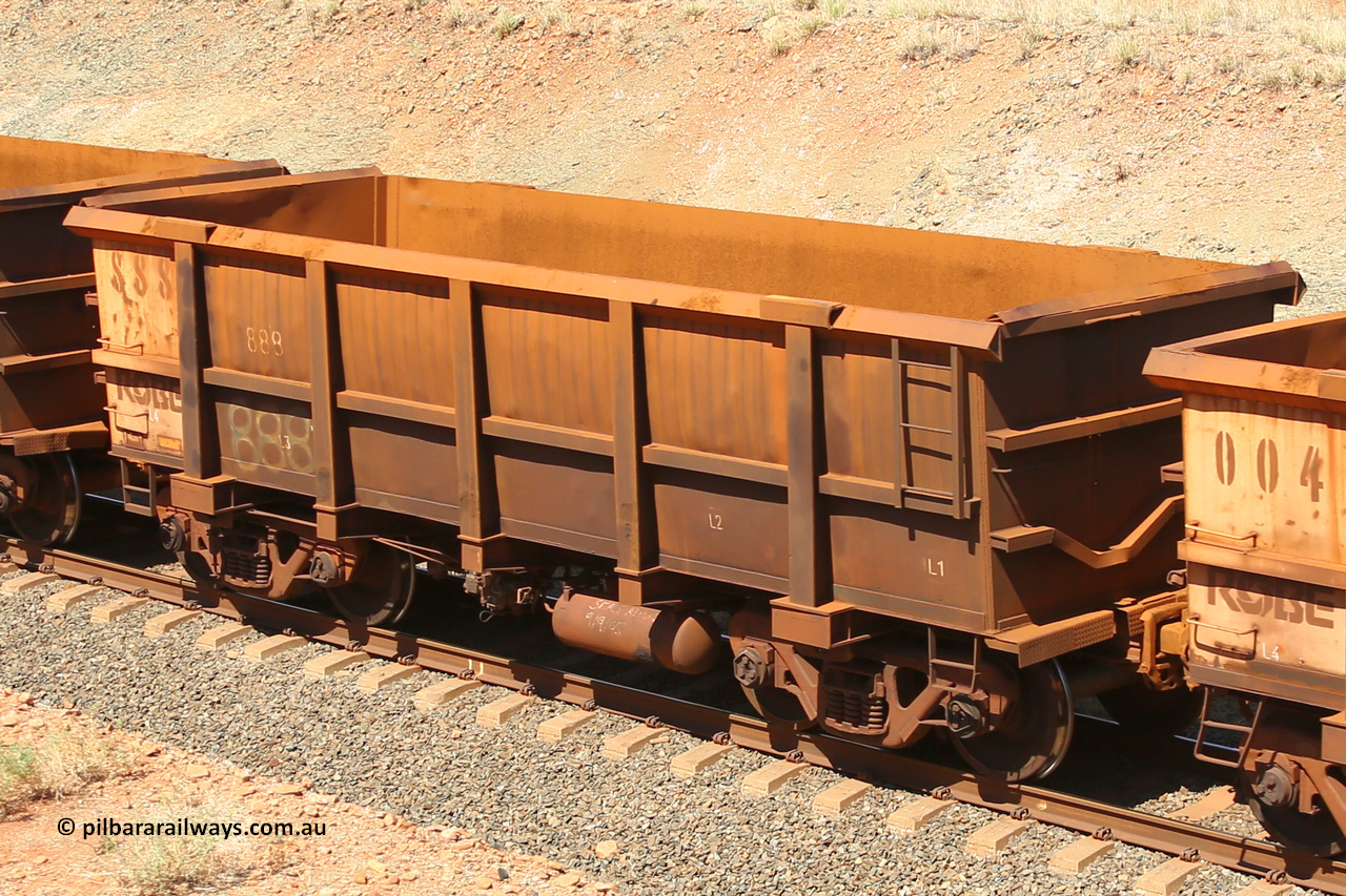 0888 160306 1303
Robe River ore waggon 888, built by Centurion Industries WA, fixed coupler non-handbrake side empty view at Greenpool on the Cape Lambert line. March 6, 2016.
Keywords: 888;Centurion-Industries-WA;Robe-ore-waggon;