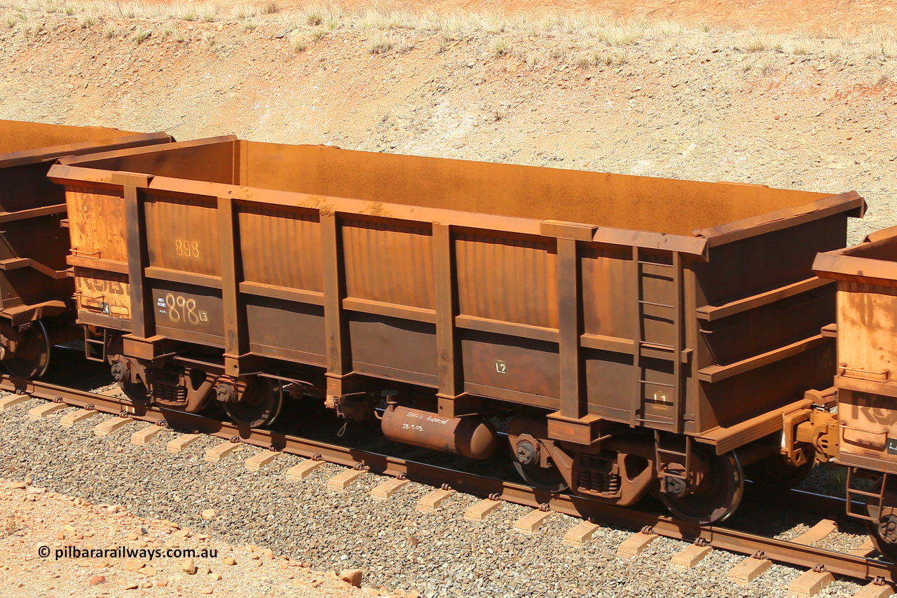 0898 160306 1243
Robe River ore waggon 898, built by Centurion Industries WA, fixed coupler non-handbrake side empty view at Greenpool on the Cape Lambert line. March 6, 2016.
Keywords: 898;Centurion-Industries-WA;Robe-ore-waggon;